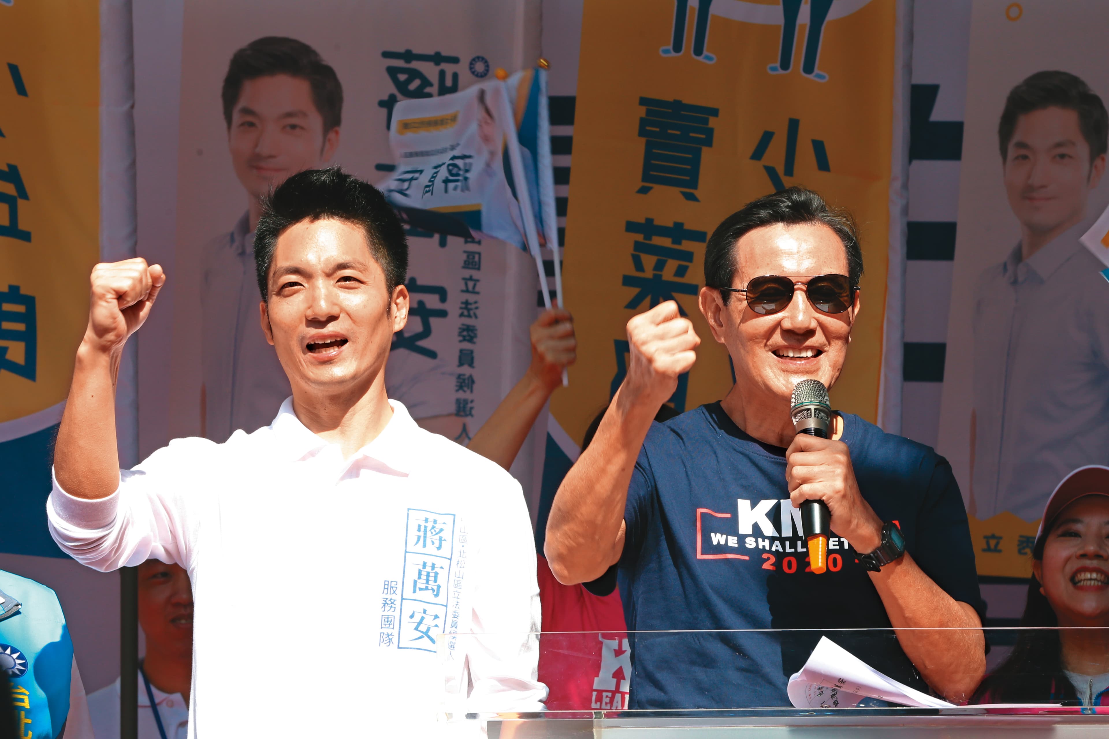 馬英九(右)近來多次對九二共識發表談話,意在表達對江啟臣的兩岸路線不滿。