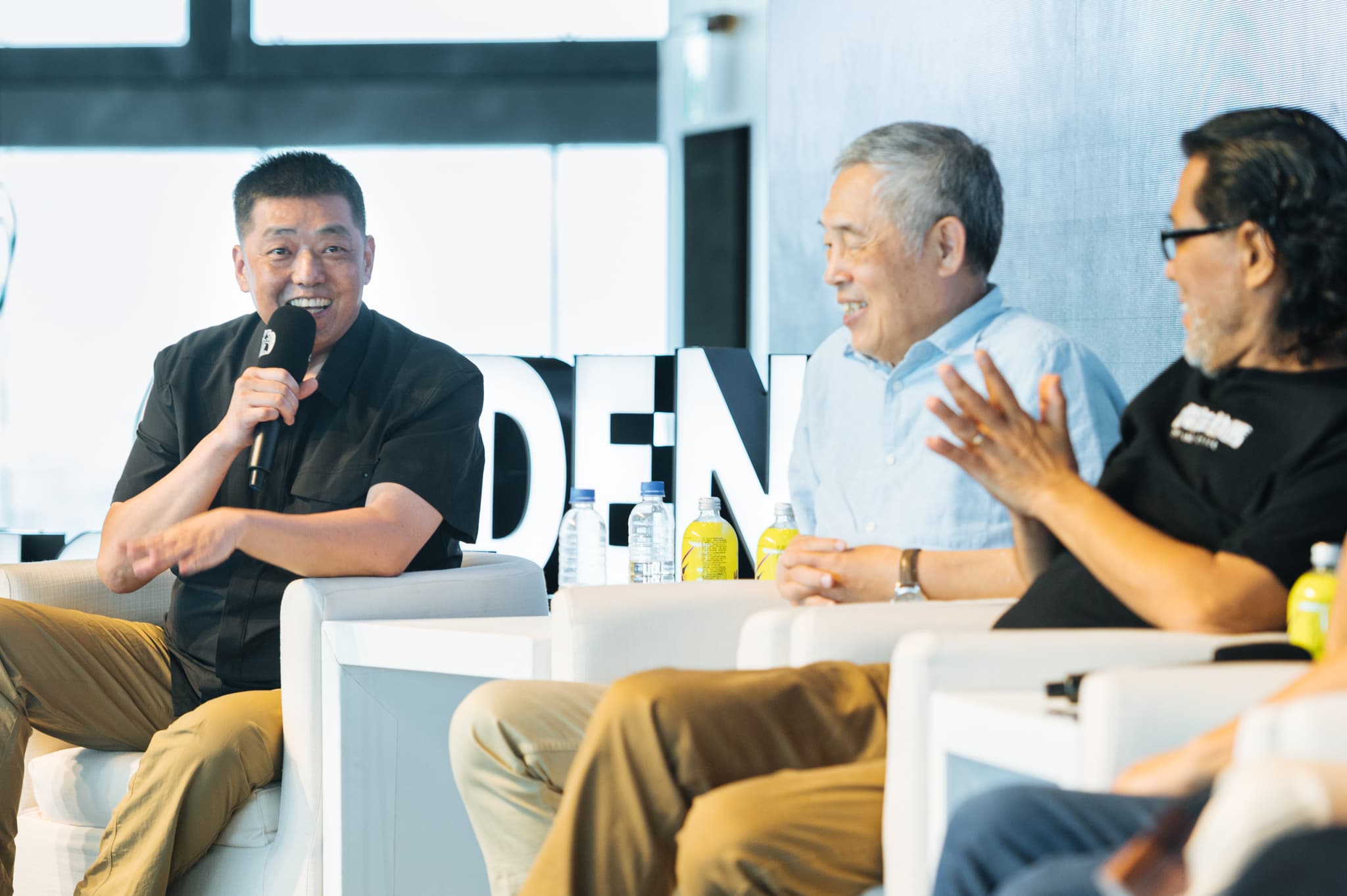 作曲林強(左起)、音效杜篤之、攝影李屏賓談到跟侯孝賢的合作經驗。(金馬執委會提供)
