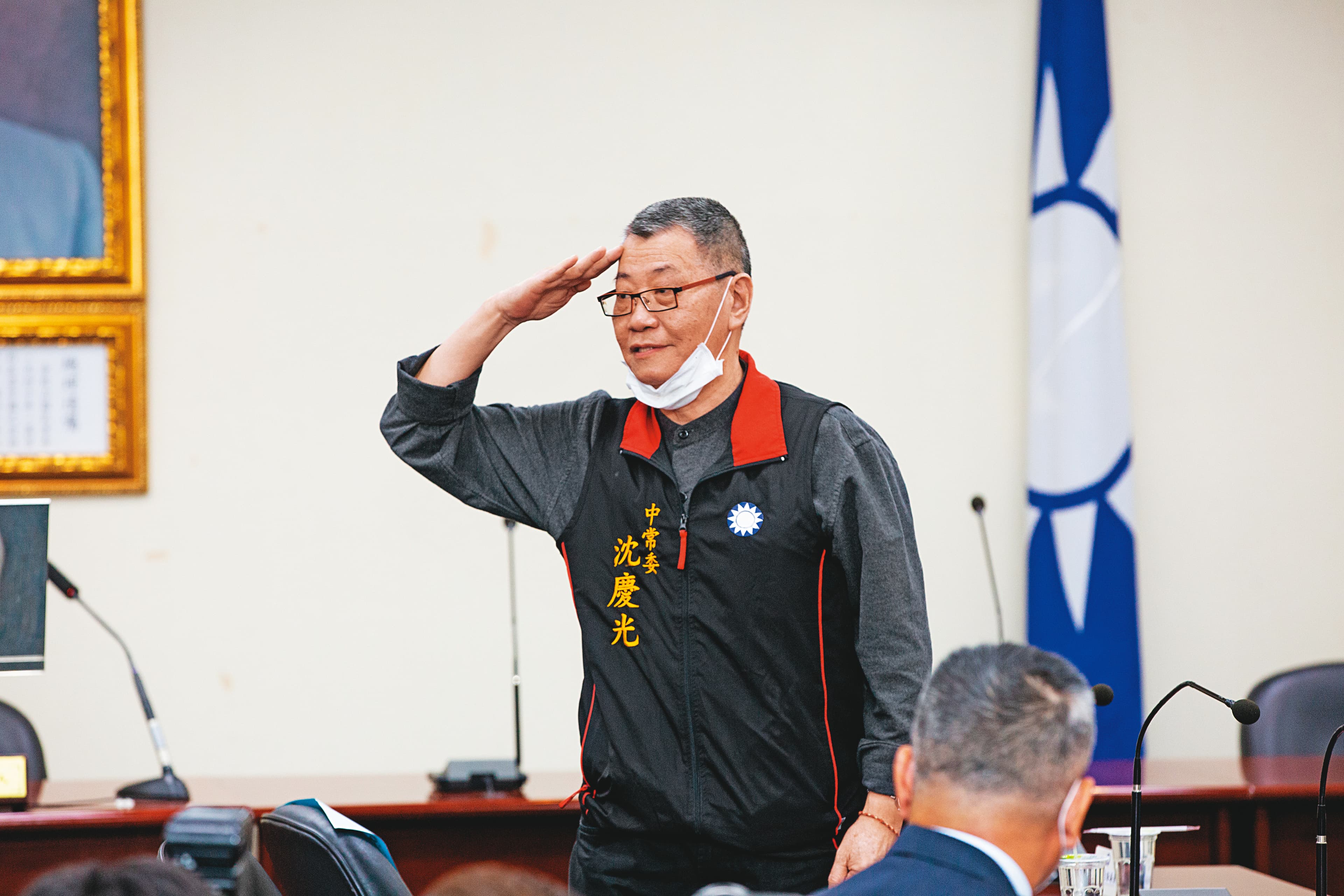 身兼國民黨中常委的中工前總經理沈慶光(圖),是威京集團主席沈慶京的弟弟,因捲入行賄軍備局少將案,一併被檢調約談。
