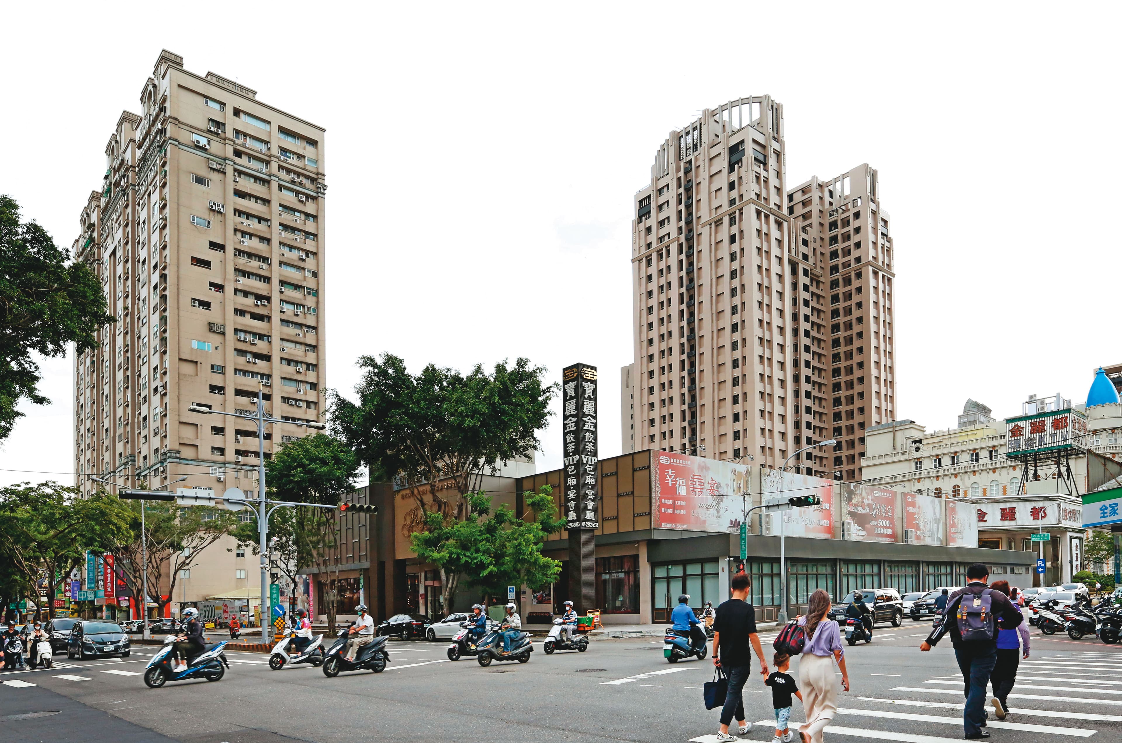 蔡明倫今年6月砸下25億元,從金錢豹手上買下土地。