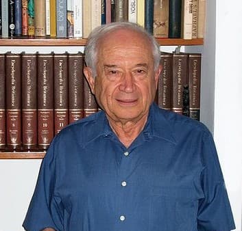 大麻研究之父Raphael Mechoulam曾經在美國申請研究大麻遭拒,最後只能回到以色列重啟研究。(翻攝自WIKIPEDIA)