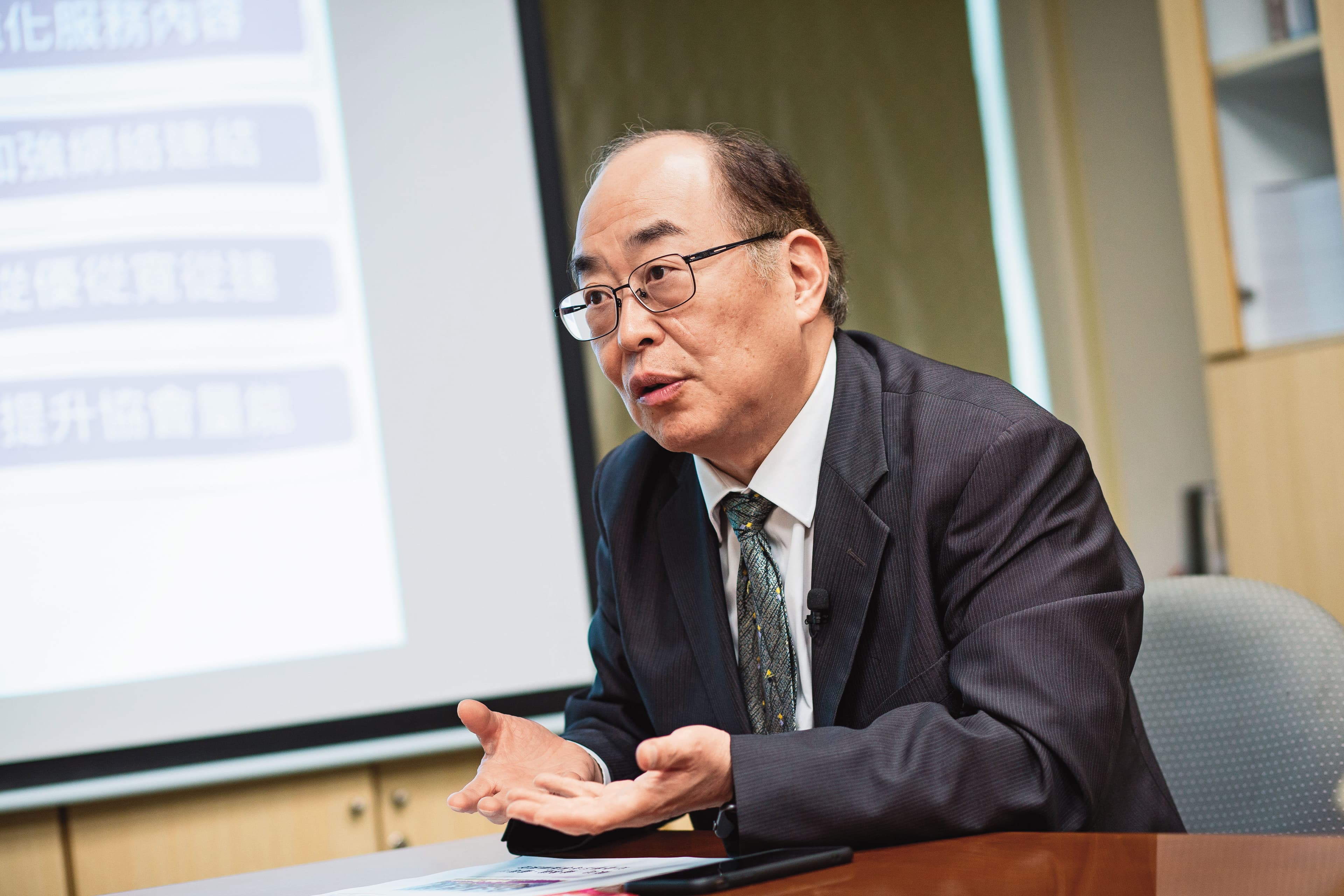 法務部保護司司長黃玉垣說,法務部去年已開始研擬修法,尋求跨部會合作以加強犯罪被害人保護的能量。