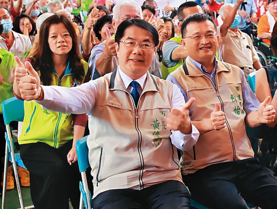 陳怡擔任台南市衛生局長3年多,是市長黃偉哲的愛將。(翻攝台南健康報馬仔臉書)