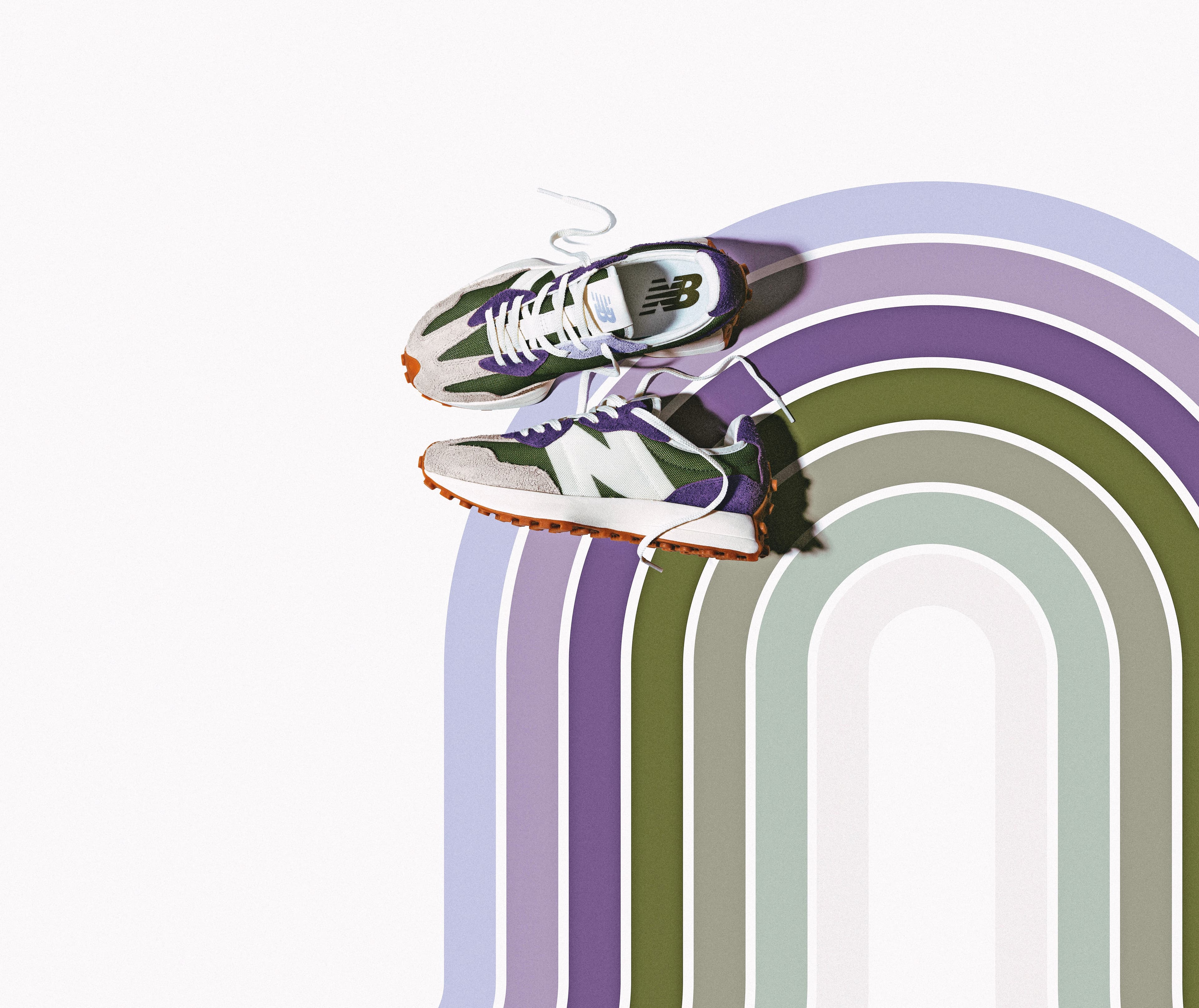 台中新光三越中港店本月13日起限量販售的327系列,NT$2,980。(New Balance提供)