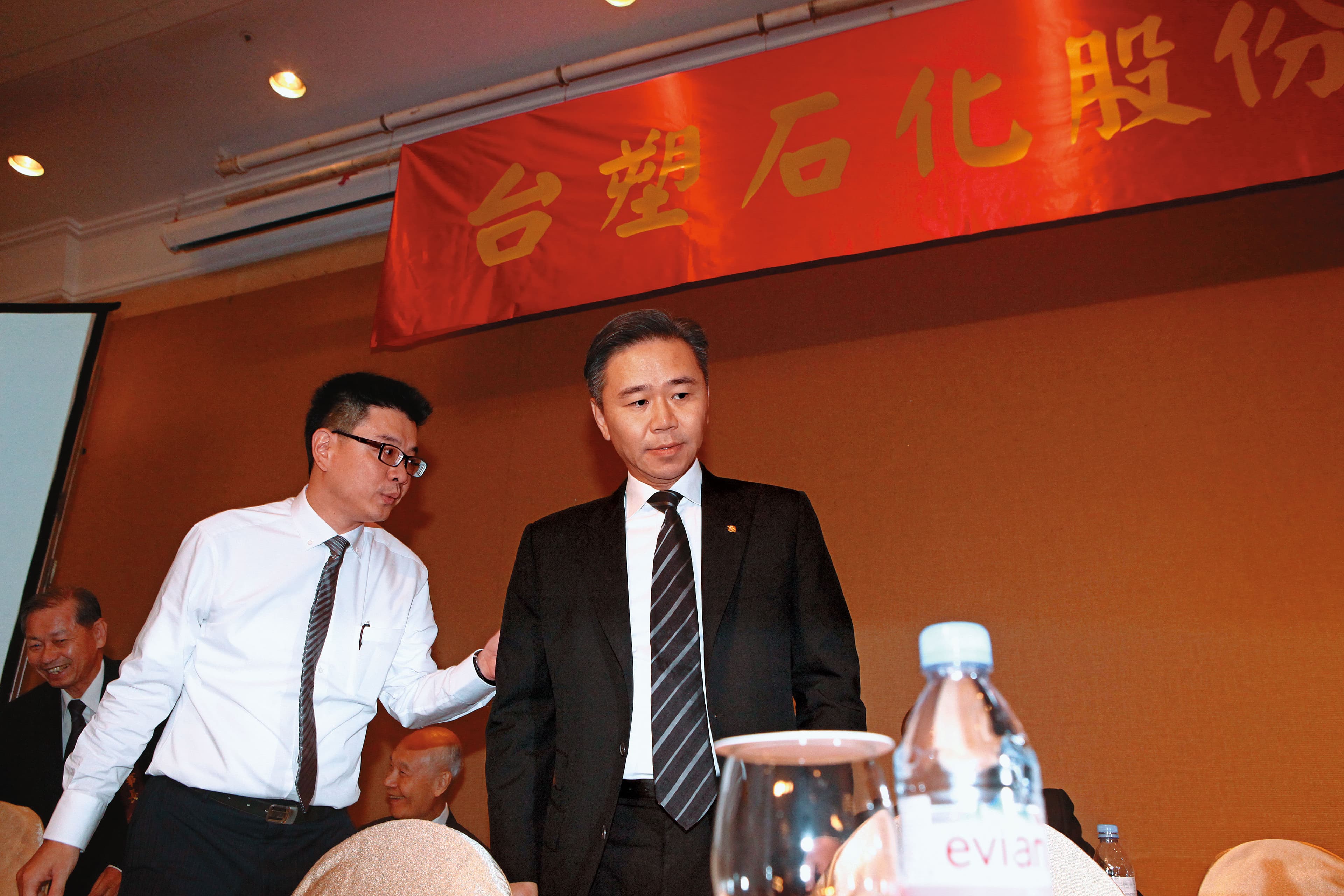 王文祥(右)身兼台化和台塑化董事,每年定期返台7、8次。
