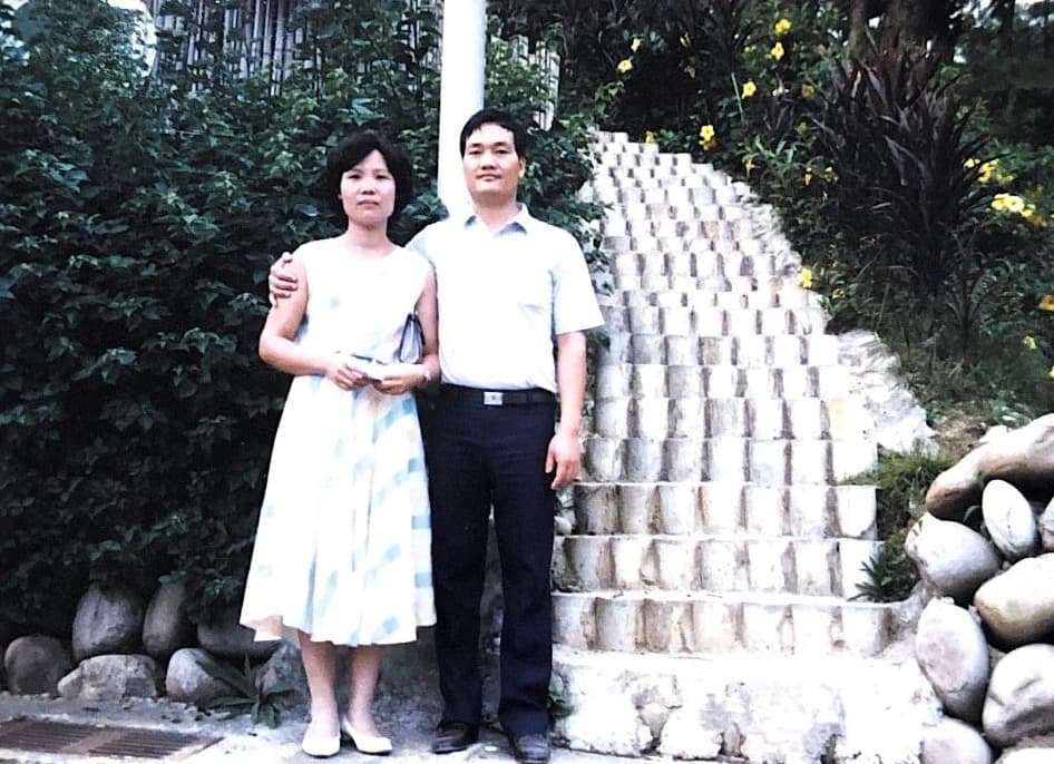莊添財與妻子洪勉是因媒妁之言相識相戀,一路走來相互扶持、鶼鰈情深。(旭東機械提供)
