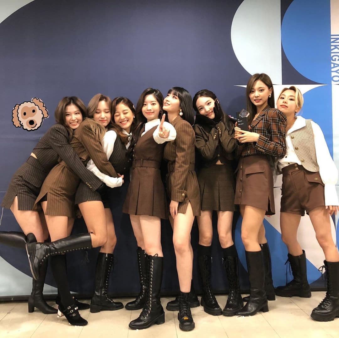 TWICE攜新專輯《MORE & MORE》回歸,在各大音樂節目曩獲第一名。(翻攝TWICE IG)