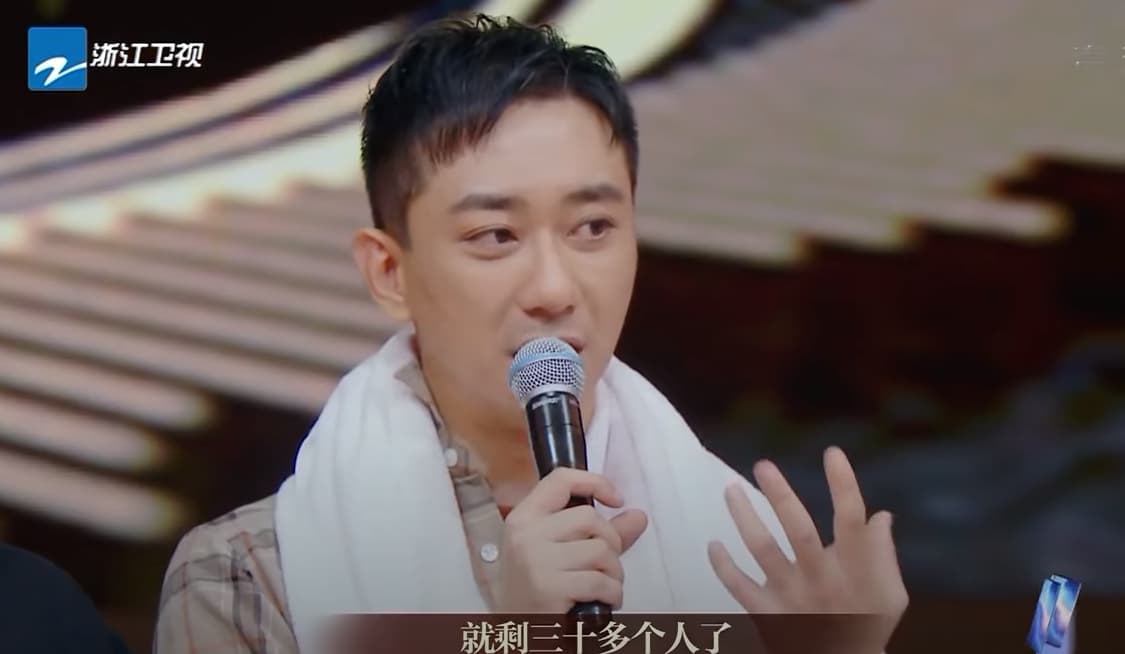 王自健以自身例子,鼓勵目前仍深陷憂鬱症之苦的人。(翻攝自中國浙江衛視官方頻道YouTube頻道)