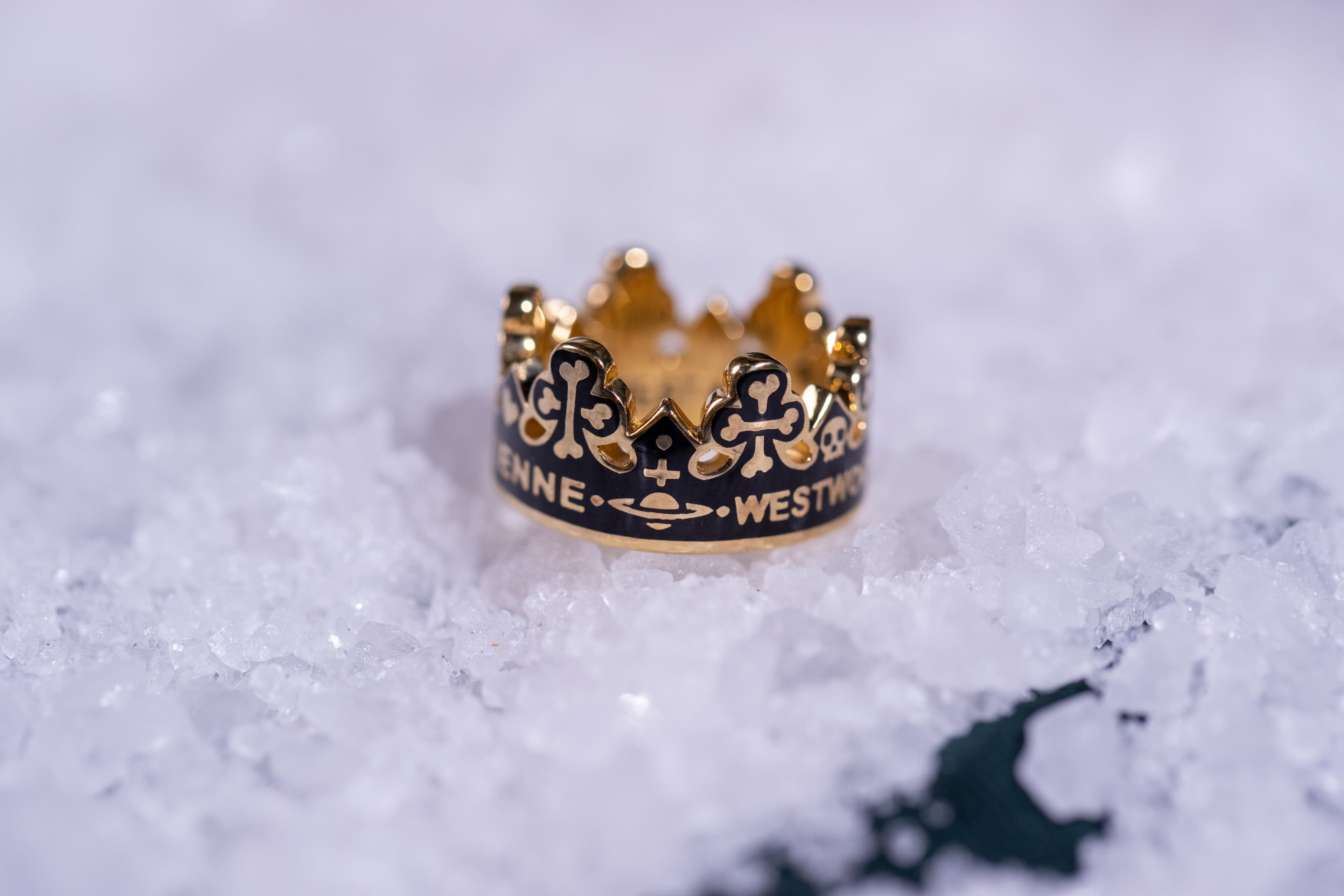 Crown系列戒指(金色)。NT$11,500(永三提供)