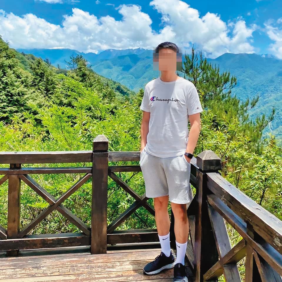 余啟豪曾將偷拍的猥褻影片上傳至網站牟利,因涉及妨害秘密罪遭判刑1年、緩刑3年確定。(翻攝臉書)