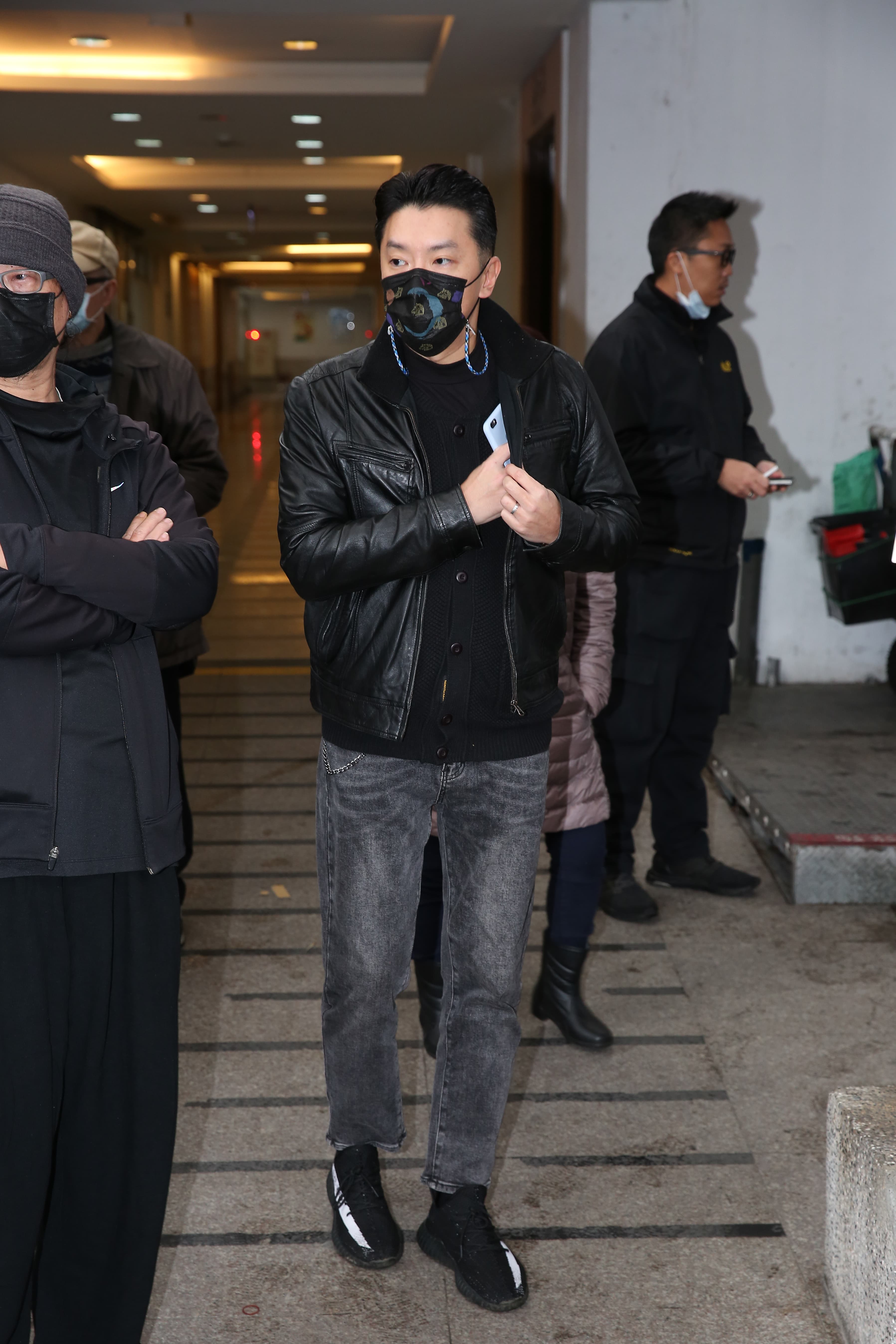 段鈞豪由張華坤帶入行,許願與對方「來生片場見」。