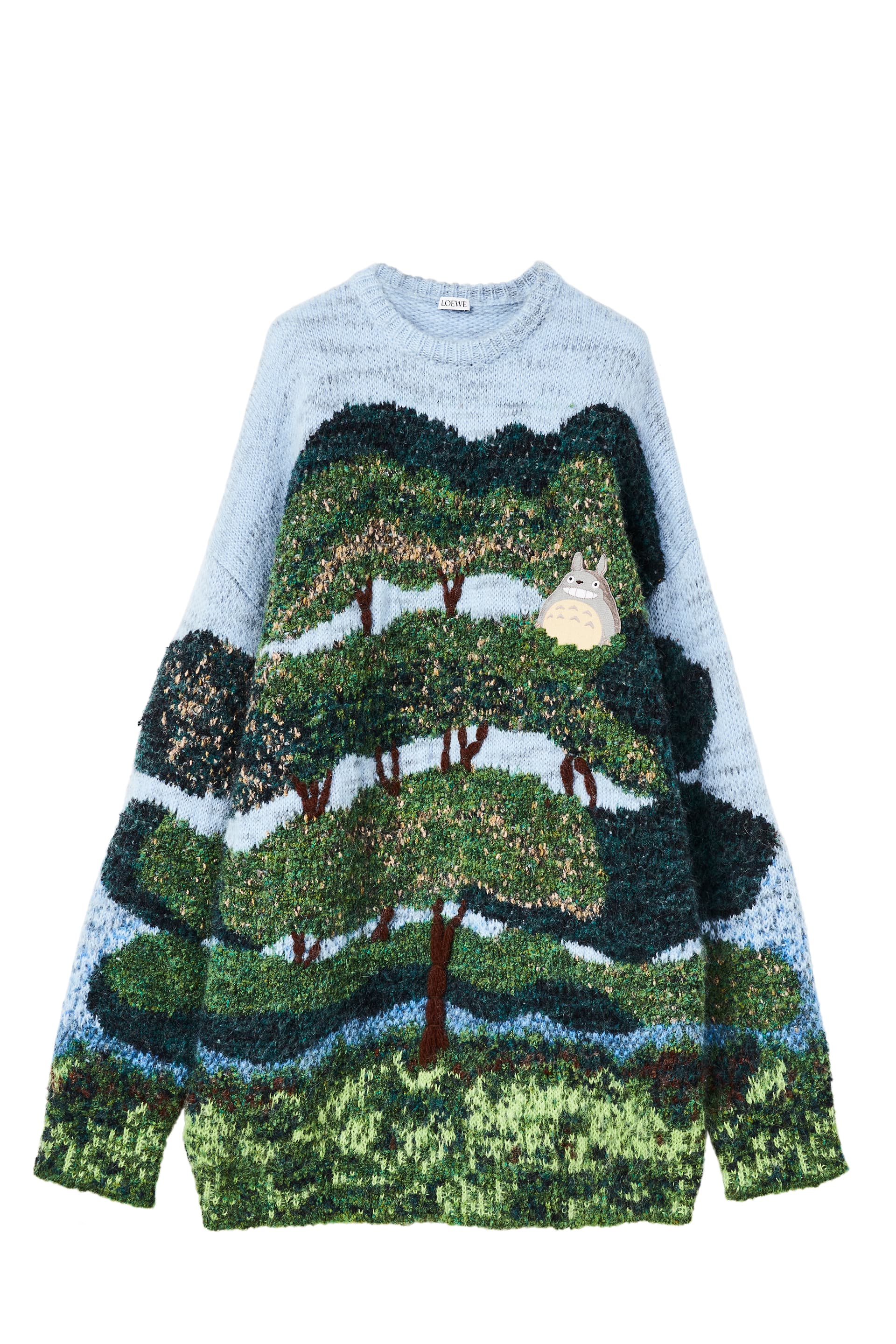 Totoro神樹織錦刺繡掛毯工藝毛衣。NT$65,000(LOEWE提供)
