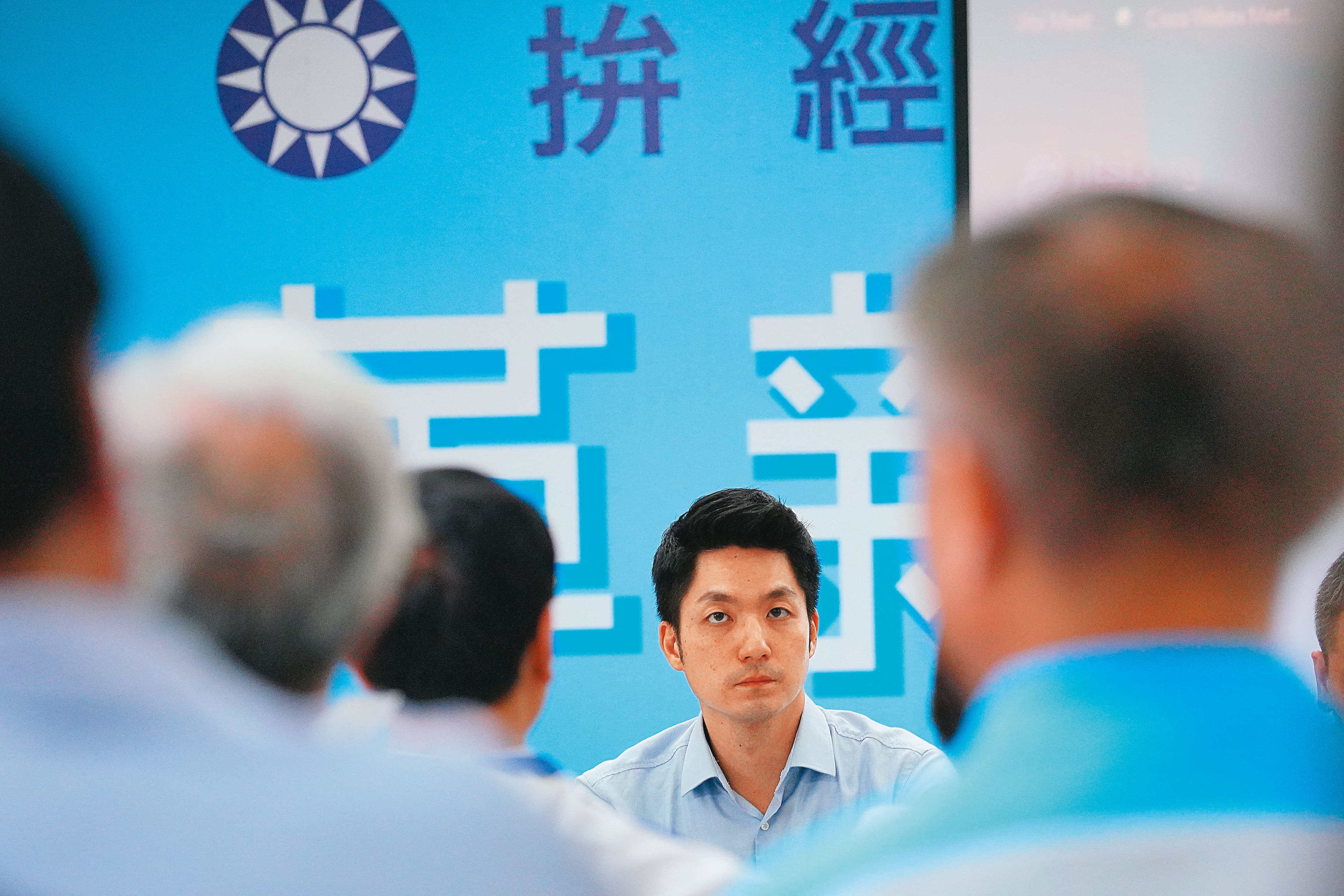 身為蔣家第4代的蔣萬安,提案替政治受難者發聲,也引起黨內質疑是為了個人選舉。