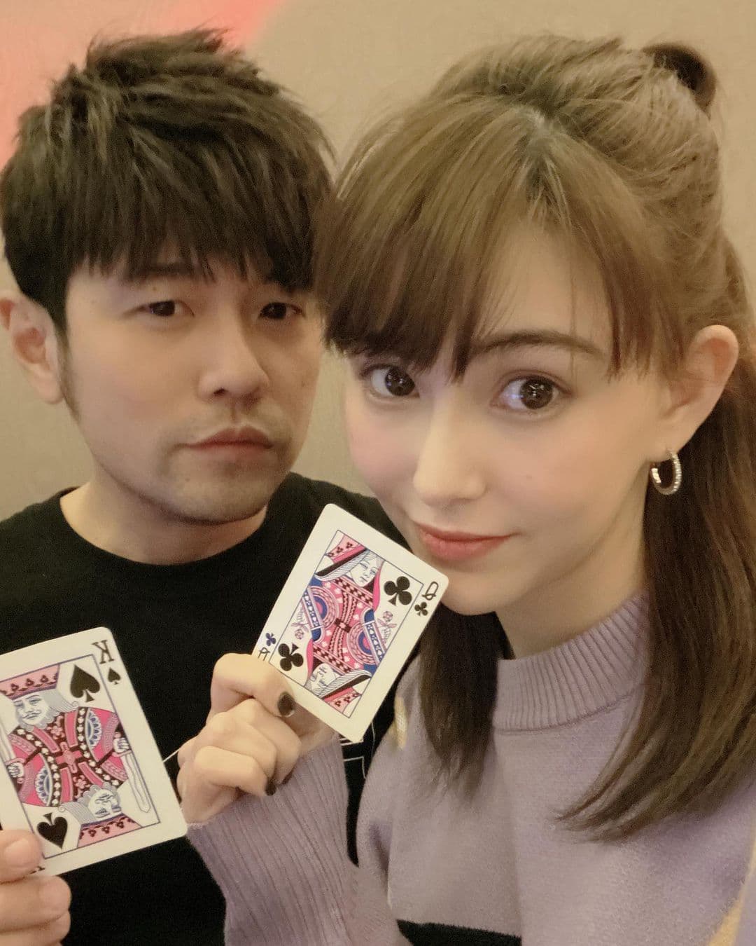 周杰倫(左)18日過42歲生日,老婆昆凌(右)一直表示不知道要送他什麼生日禮物。(翻攝自周杰倫IG)