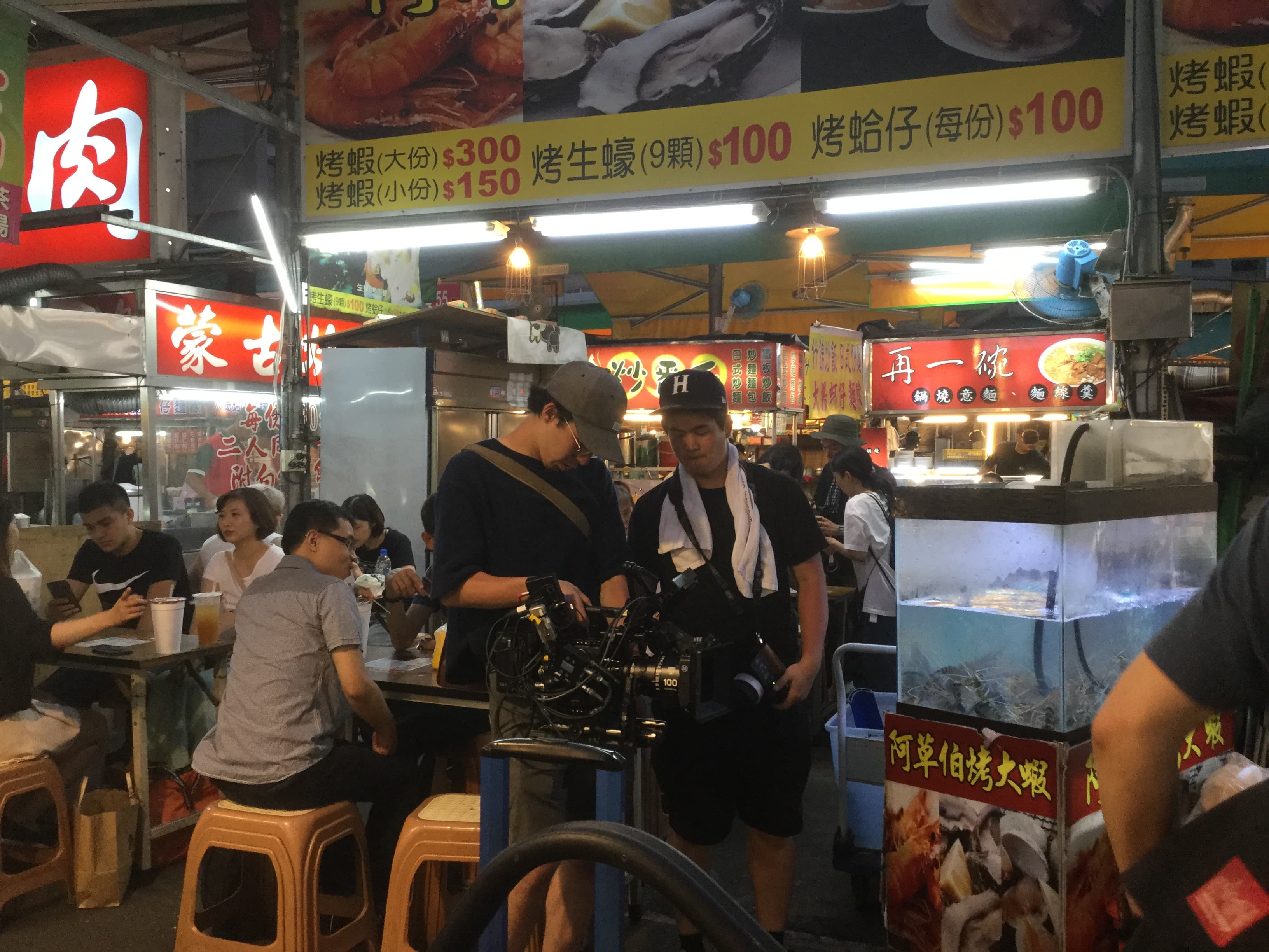 今村圭佑首次執導電影就到台拍攝,自曝最愛夜市的烤蝦。(希望行銷提供)