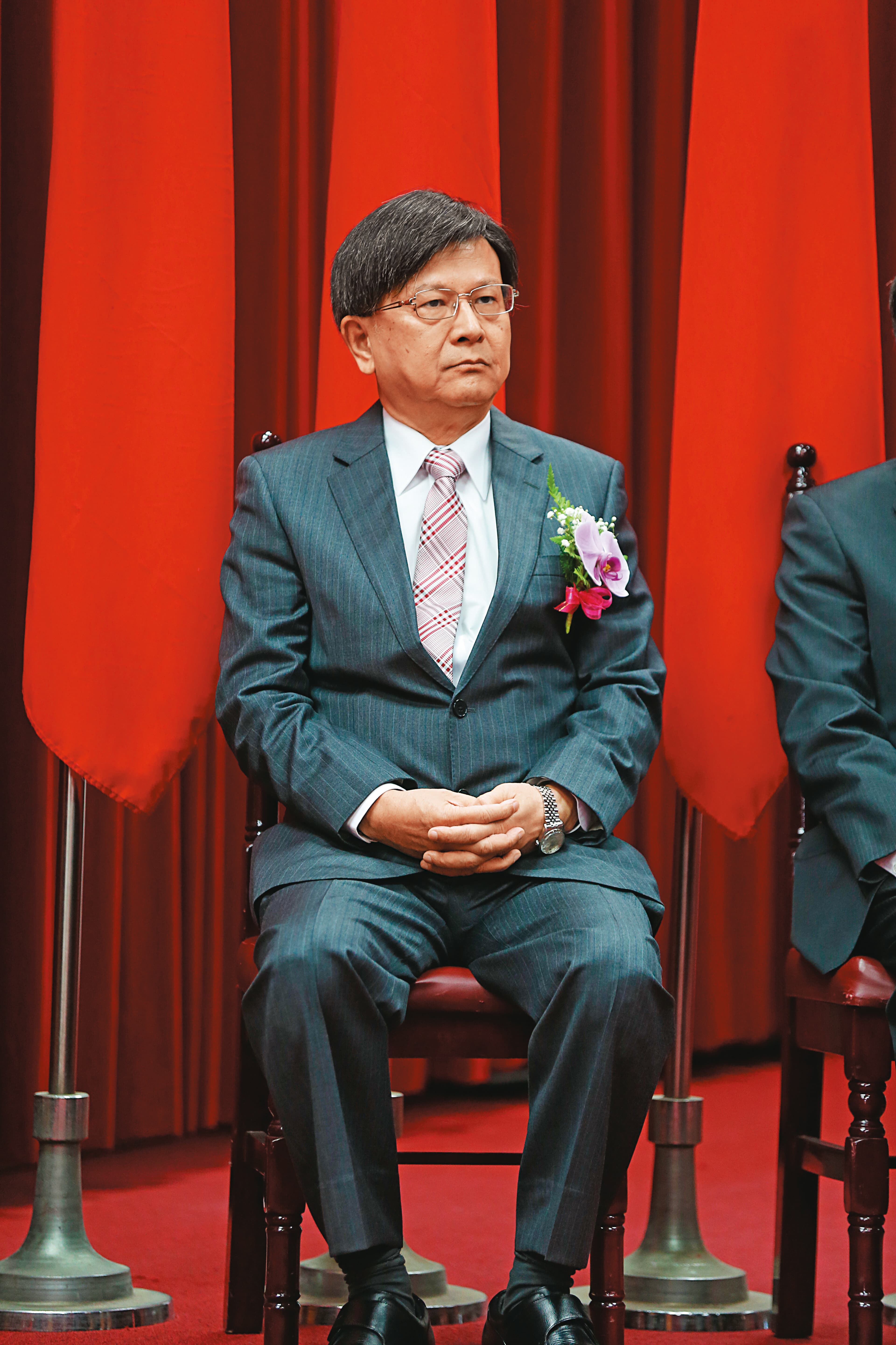 公懲會前委員長石木欽向翁茂鍾買股大賺千萬元,翁的官司也一路勝訴。