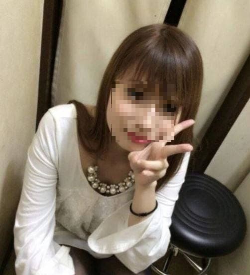 21歲女性栗生佳那子被捕後,表示自幼缺乏母愛。(翻攝自推特)