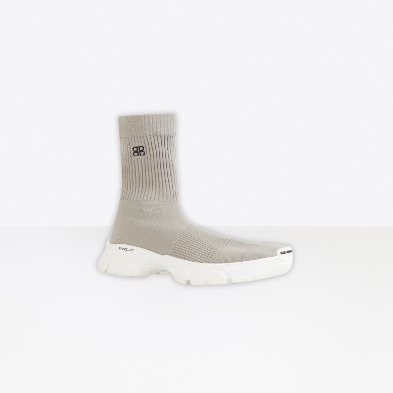 灰色SPEED 3.0 運動鞋 NT$28,200。(Balenciaga提供)