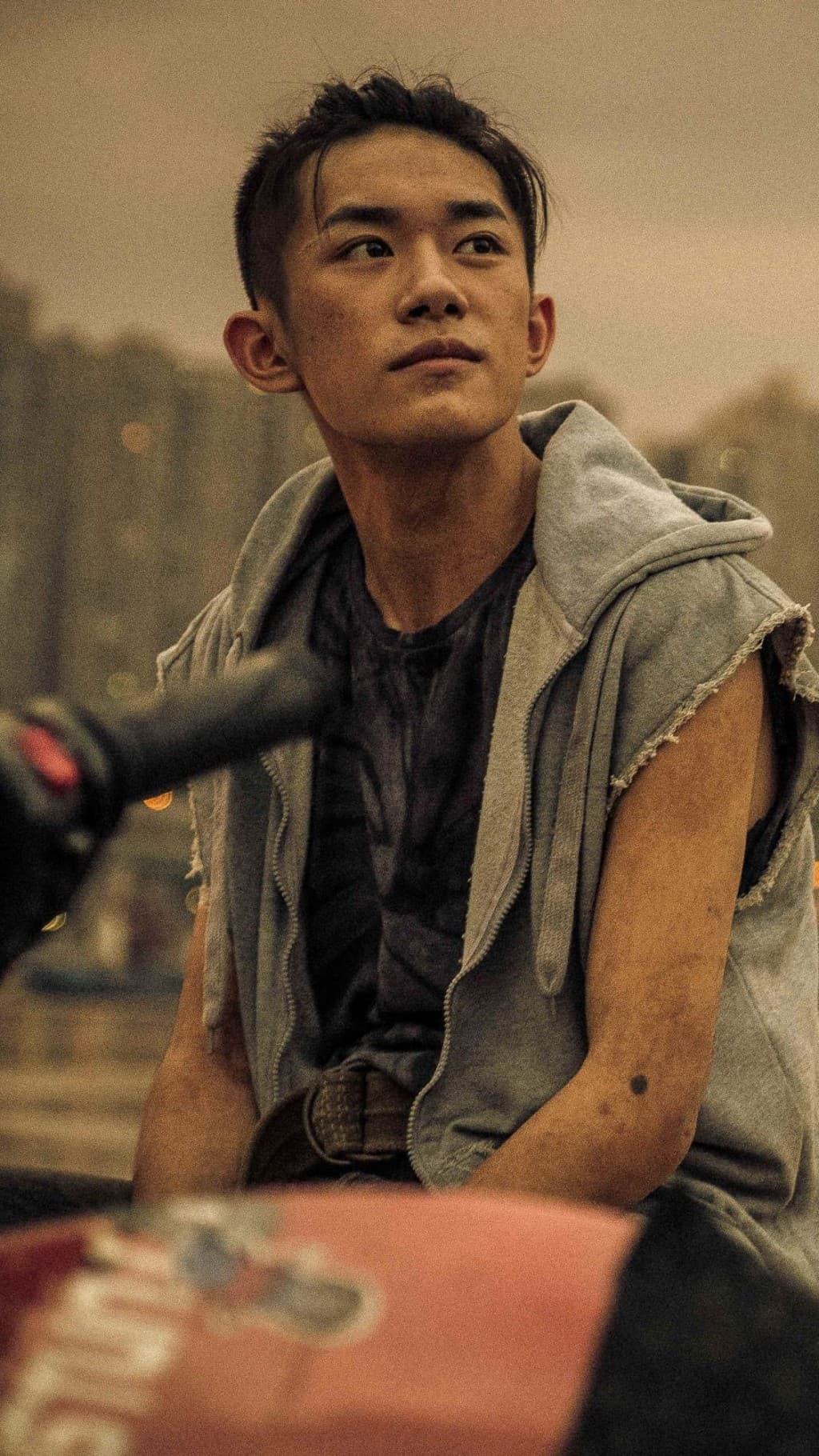 易烊千璽爭取主演《少年的你》,片酬雖只有他拍劇集的8分之1,但得獎無數,也普遍獲得業內肯定。(《少年的你》官博)