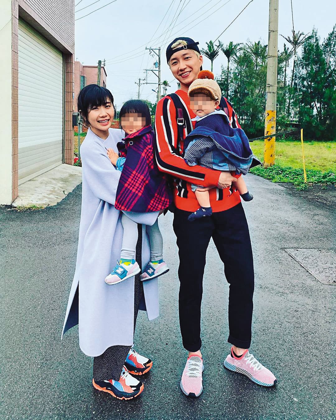 福原愛與江宏傑育有1子1女,曾曬出全家福照片。(翻攝自江宏傑IG)