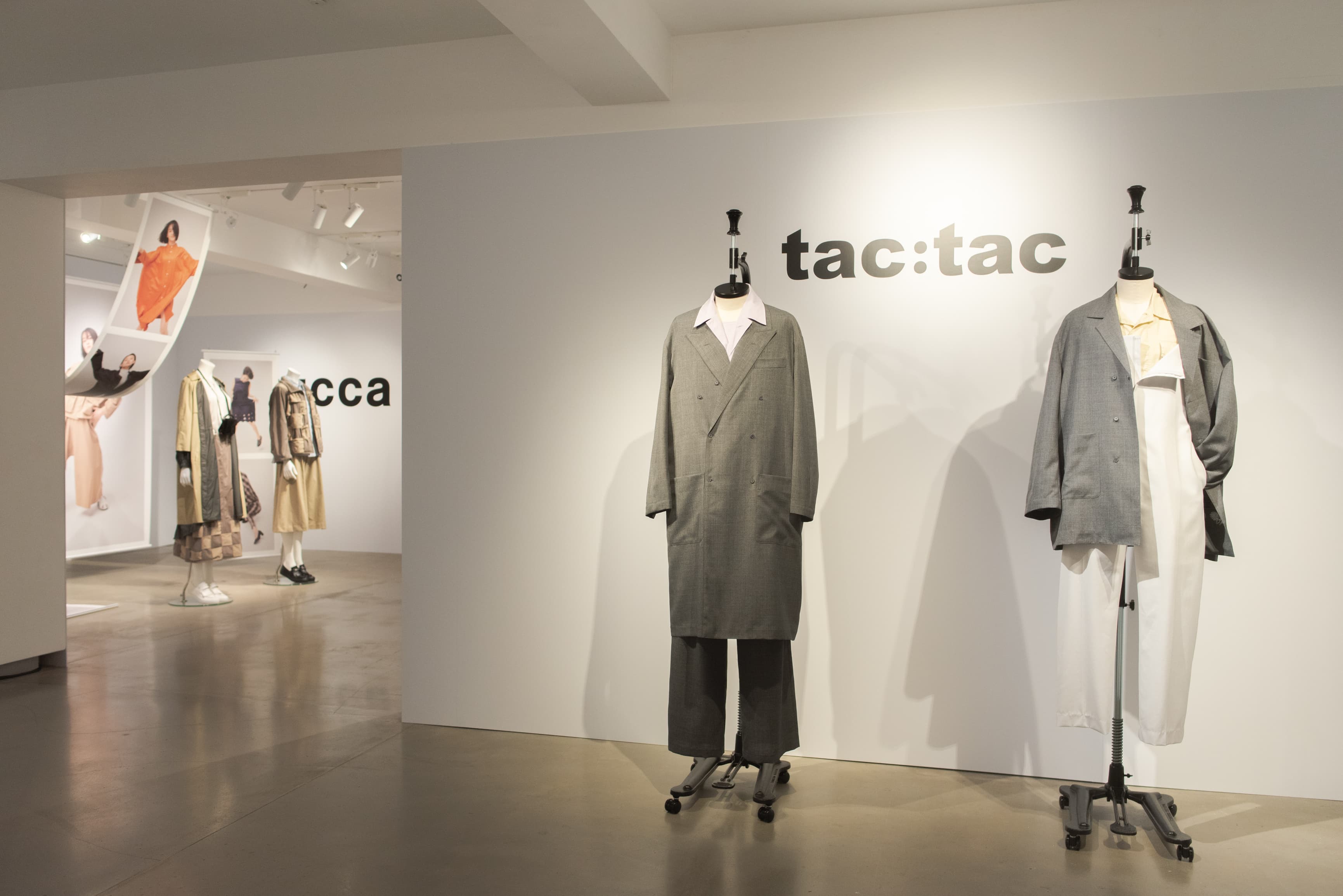 ZUCCa源自設計師小野塚秋良(Akira Onozuka)、tac:tac 由設計師島瀨敬章 (Takaaki Shimase)所創立,喜歡日牌的人對這兩個品牌絕對不陌生!(台灣君梵提供)