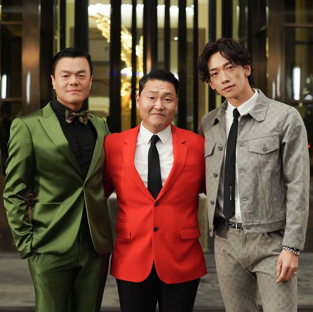江南大叔PSY(中)與Rain(右)2人都成立個人公司,也生財有道。(翻攝自Rain IG)