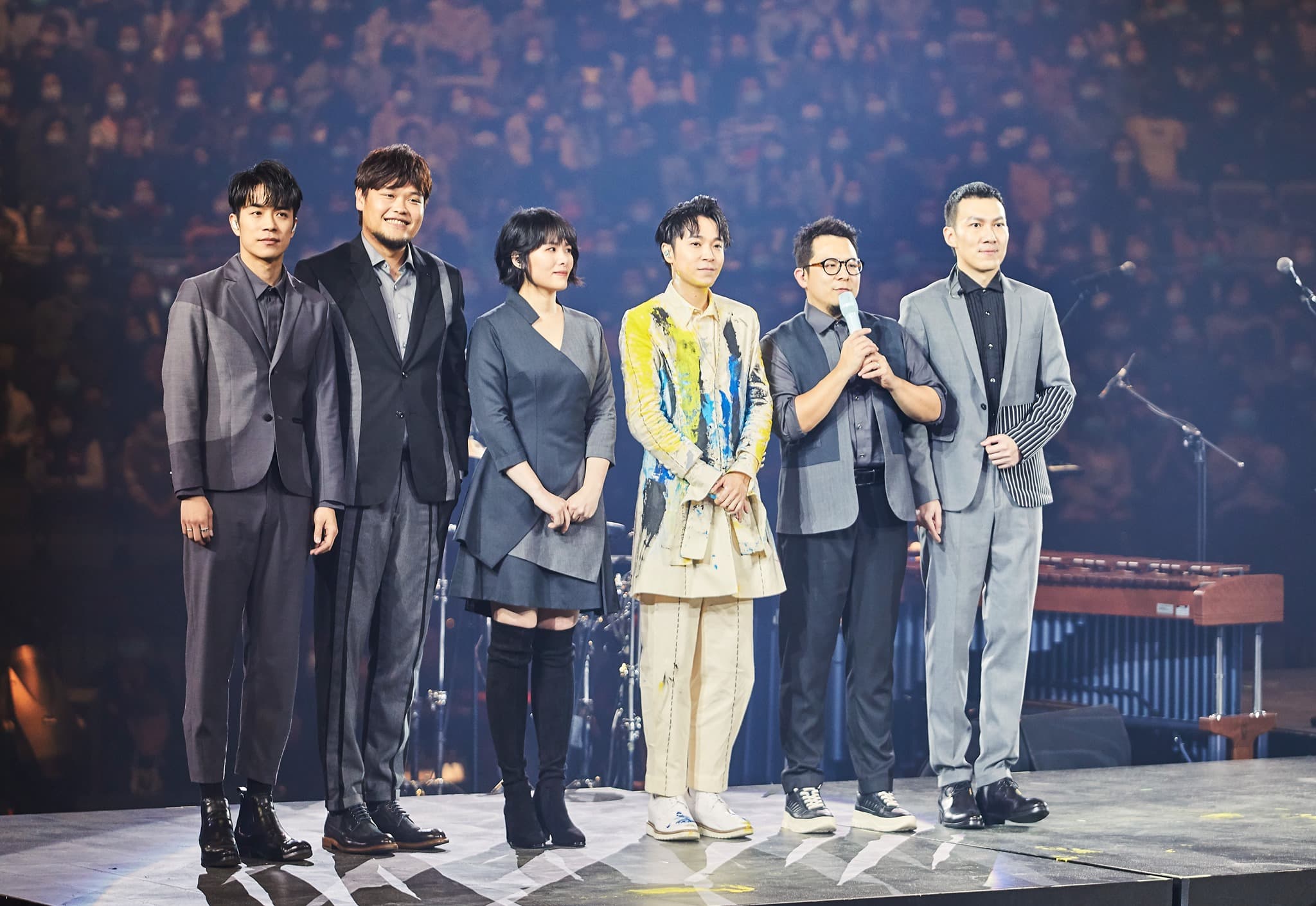 蘇打綠6人感情很好,日前還在青峰個人演唱會上短暫合體。(翻攝自吳青峰臉書)