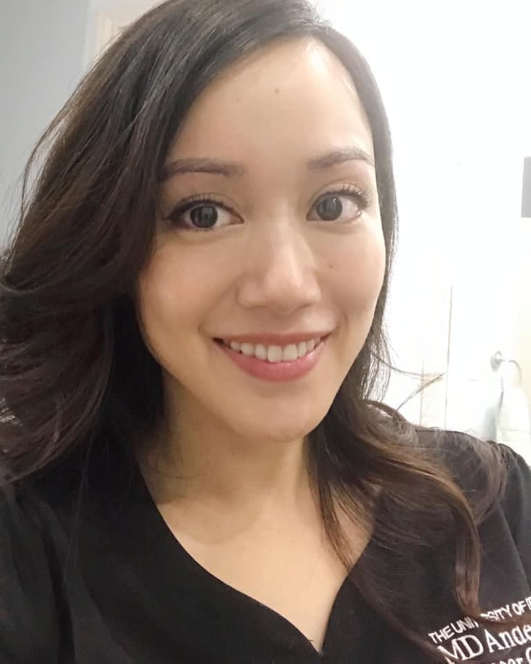 許嘉凌(Ivy)嫁人後,長住美國,並考取專業護理師執照,現成為ICU急診護士。(翻攝自許嘉凌臉書)