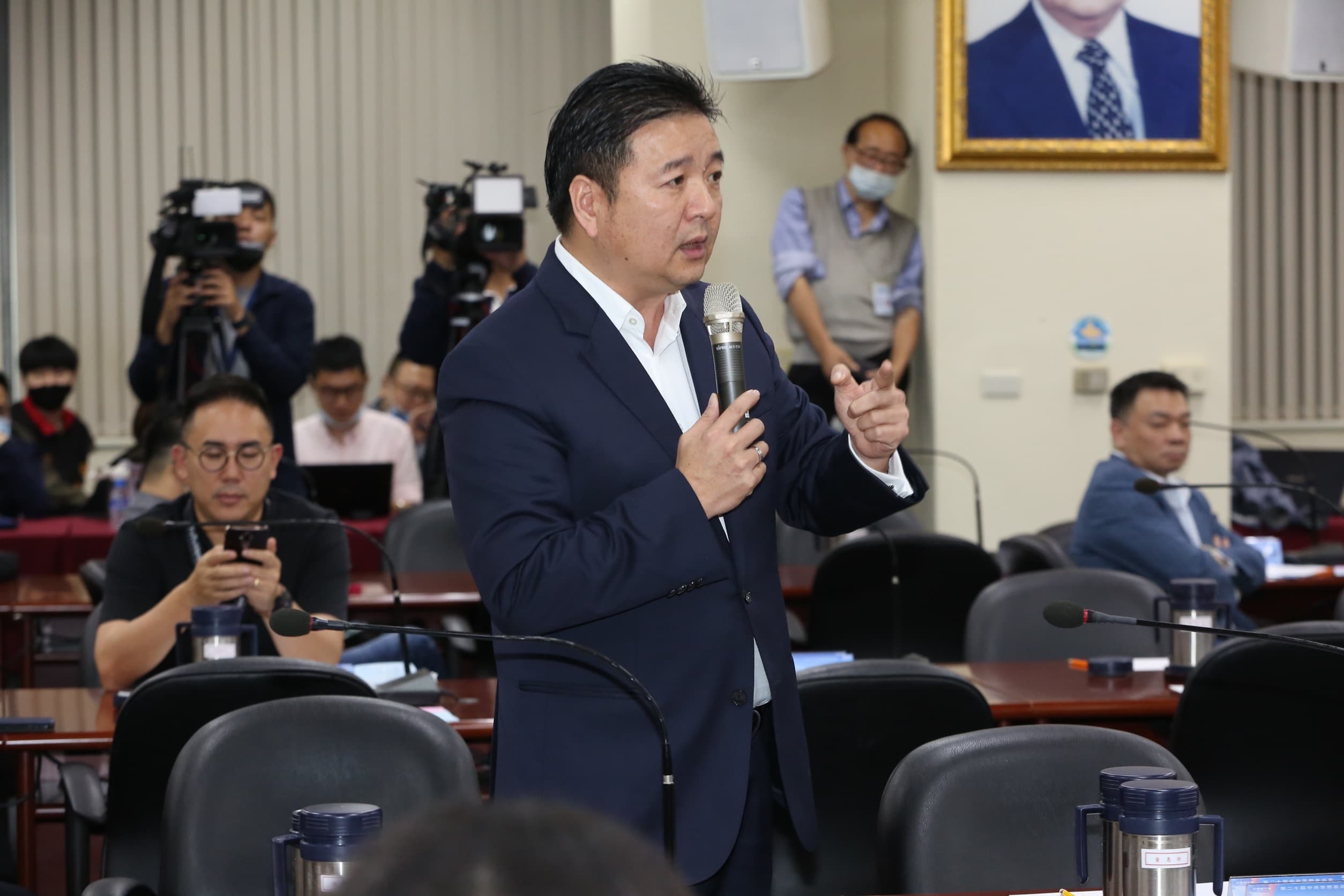 中常會林金結嗆趙少康,國民黨第一次分裂就是因台北市長選舉,與趙少康有關。