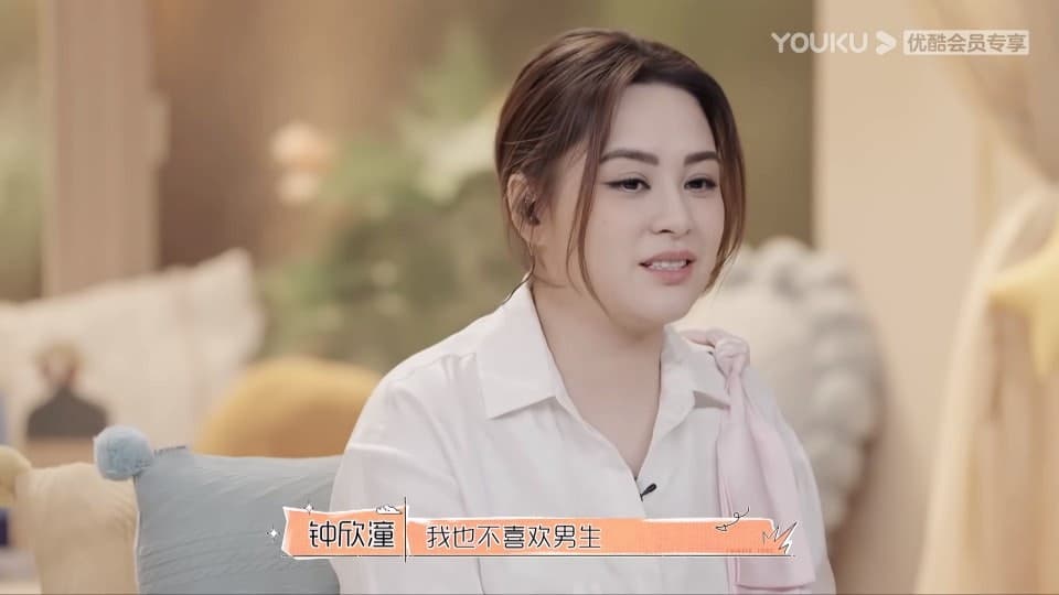 阿嬌參加觀察真人實境秀《怦然心動20歲》,屢屢引爆話題,連身材也成為網友關注的焦點。(翻攝自《怦然心動20歲》)