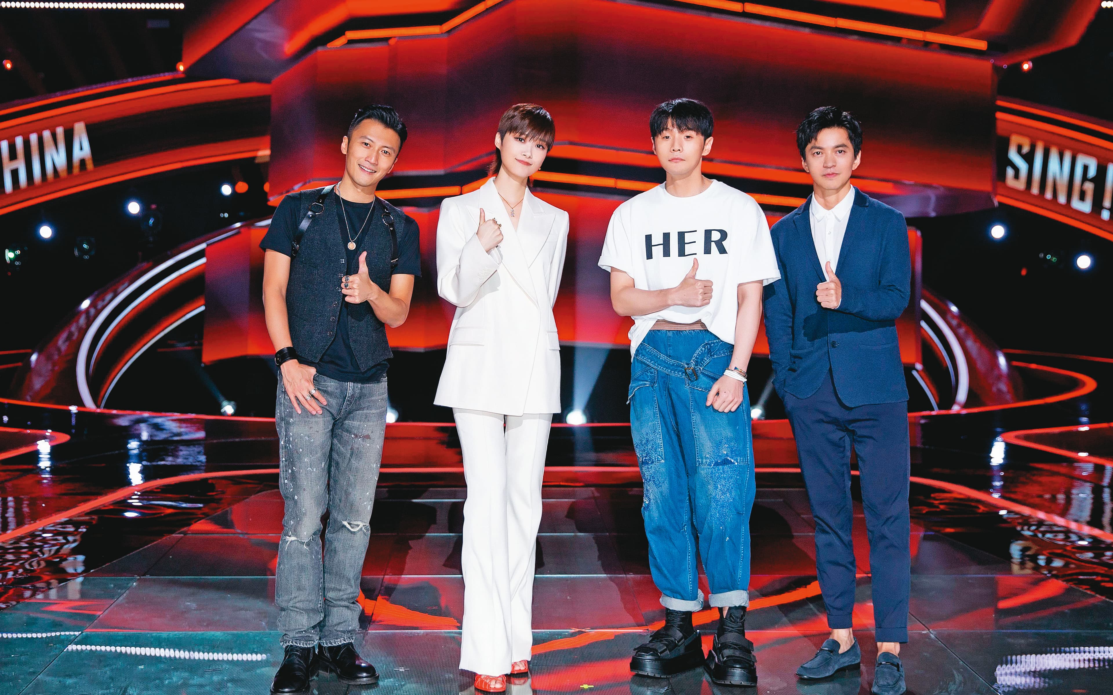 去年《中國好聲音》找來謝霆鋒(左起)、李宇春、李榮浩與李健擔任節目導師。(翻攝自《中國好聲音》微博)
