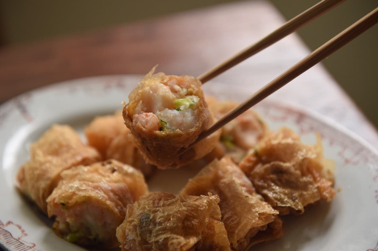 「腐皮鮮蝦卷」斷面見證得到食材鮮美。