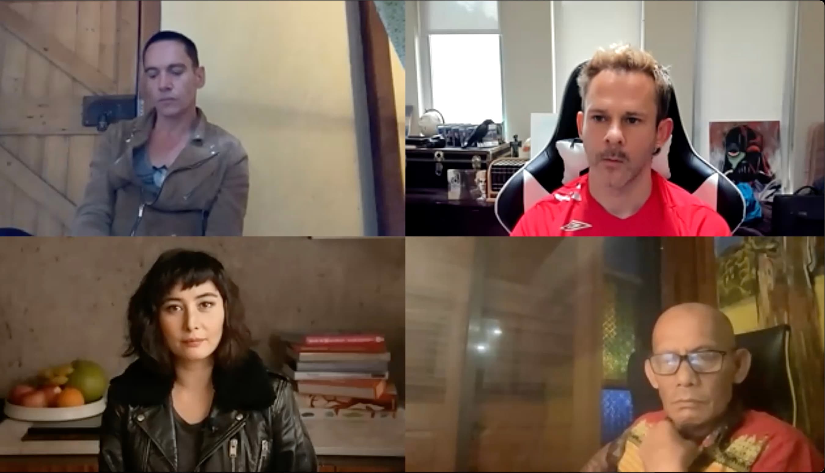 該片主唱群線上合體舉行視訊記者會,久別重逢格外開心。從左上順時鐘為強納森萊斯梅爾、多明尼克莫納漢、演員Peter John、何超儀。(852 Films提供)