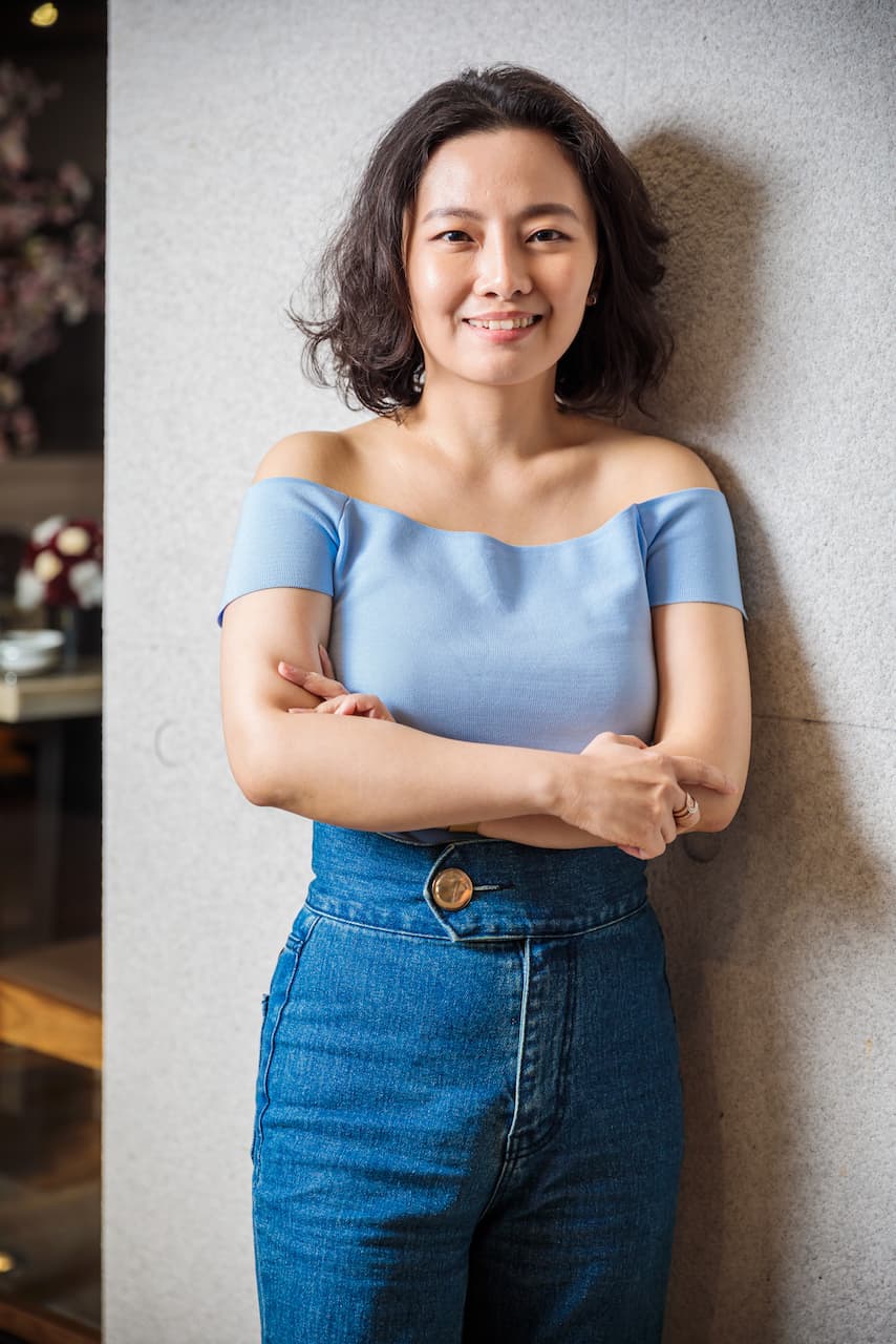為了拓展客源,麻辣壹號店老闆李怡禛著手研發常溫湯頭新產品。