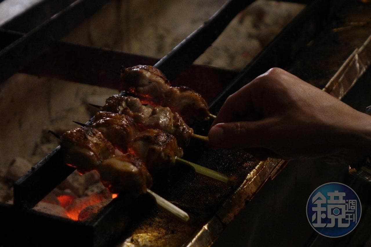 炭烤料理總能激起人們激昂的饞意。