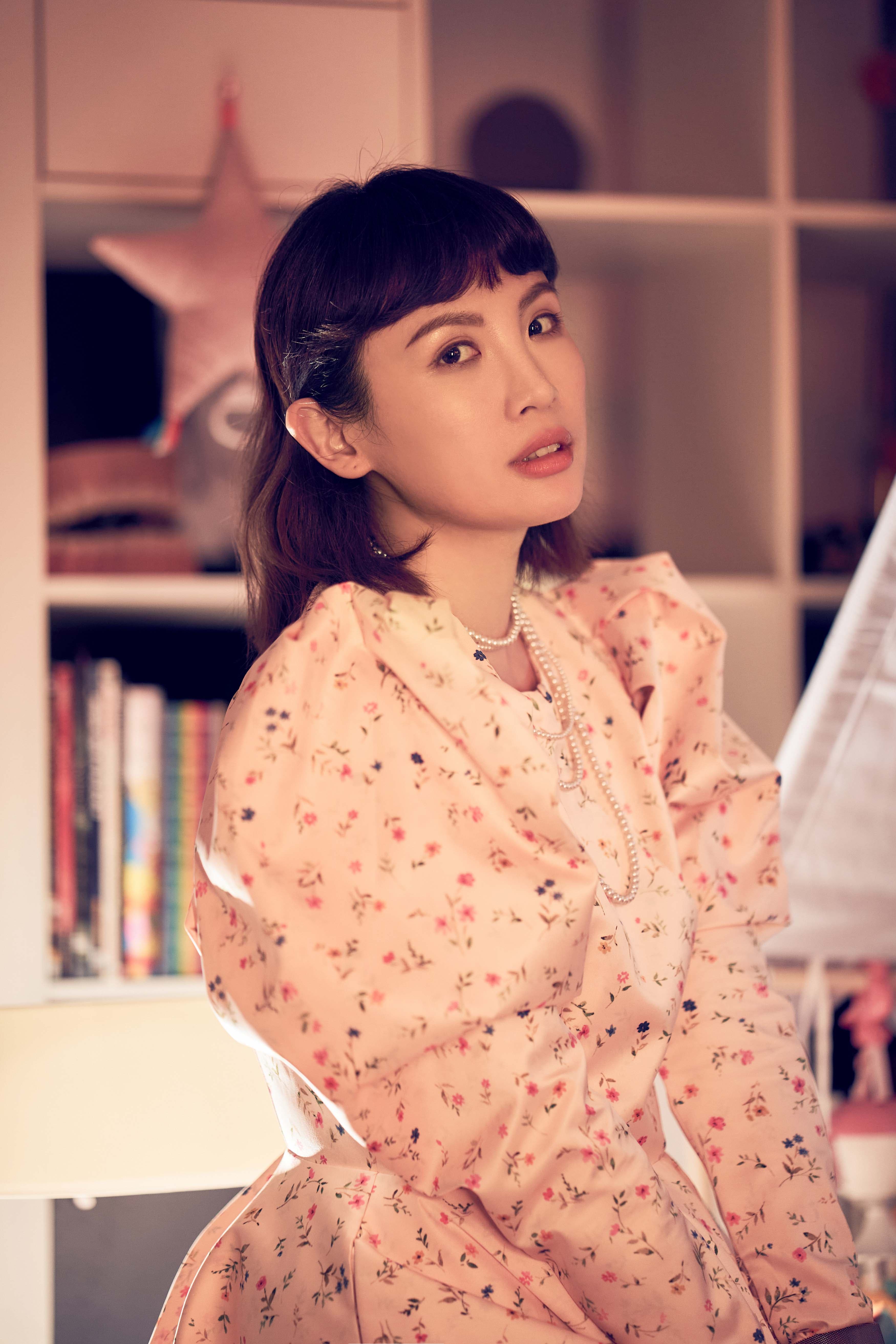 因為兒子路易的誕生,翻轉了魏如萱的生命。(何樂音樂提供)