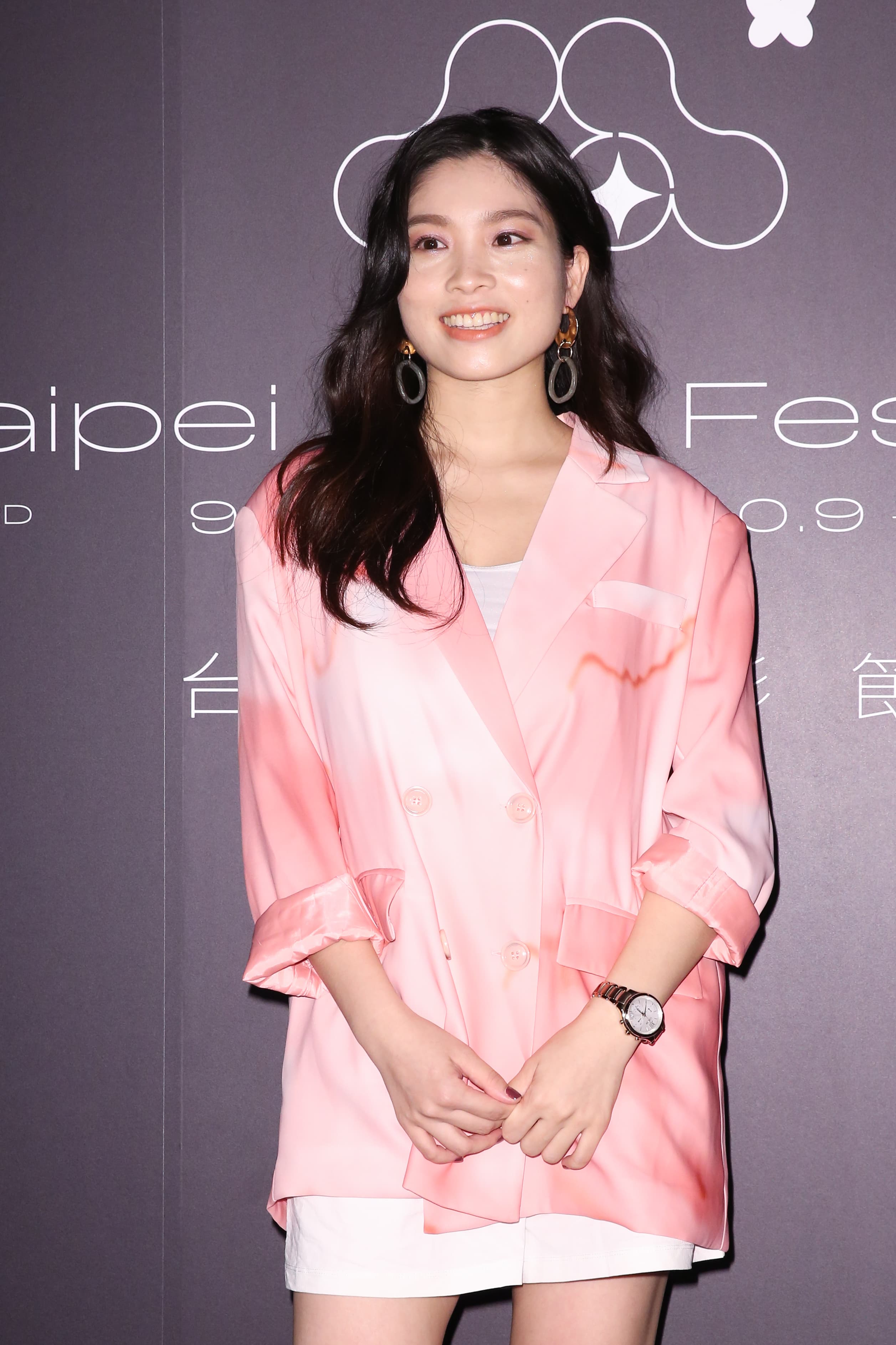 從越語教學、主持、演戲都一把罩的阮秋姮,認同導演翻轉對東南亞新住民的刻板印象。