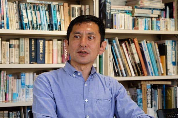 宮崎吾朗是動畫大師宮崎駿的大兒子,過去父親對他相當嚴厲,但看完《安雅與魔女》難得稱讚他的表現。(翻攝自movie walker)