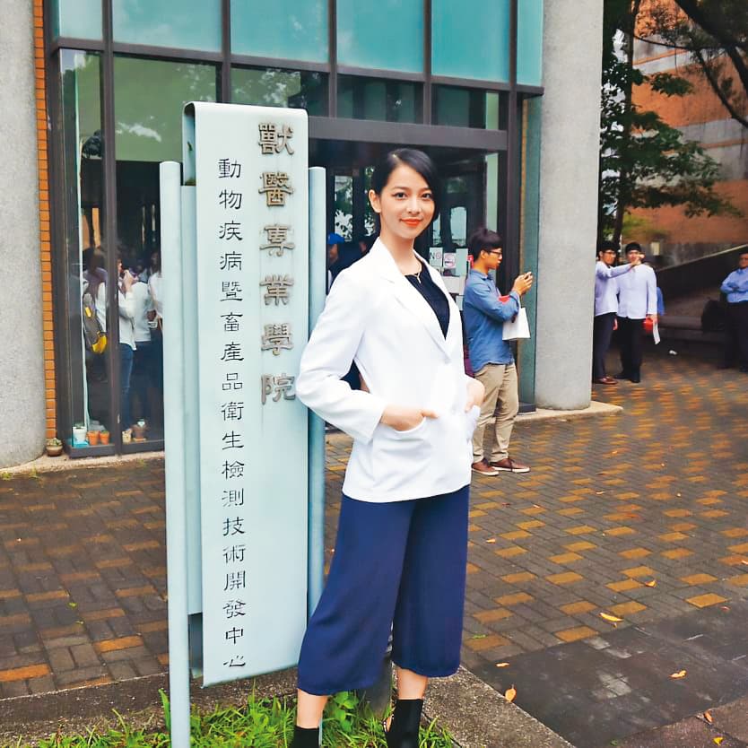 雖然獸醫路中斷,但蔡祥從小就喜歡動物,很喜歡和大家分享正確的飼養觀念。(翻攝自蔡祥IG)