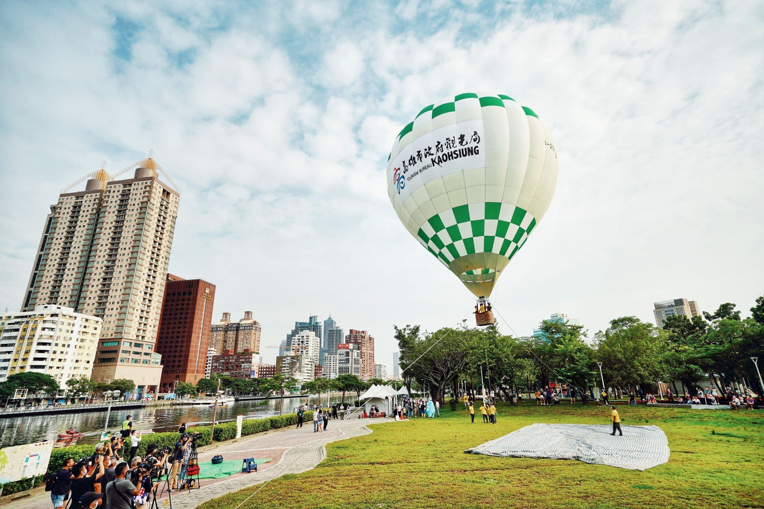 不用出國也能拍到熱氣球美景。