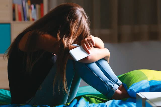 多名曾和男模霆鋒發生過關係的女性,私訊A小姐表示懷疑自己也被偷拍。(示意圖,東方IC)