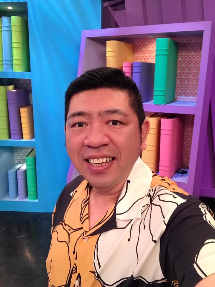 NONO曾將賓士車停在店外紅線造成交通不便被投訴。(翻攝自NONO臉書)