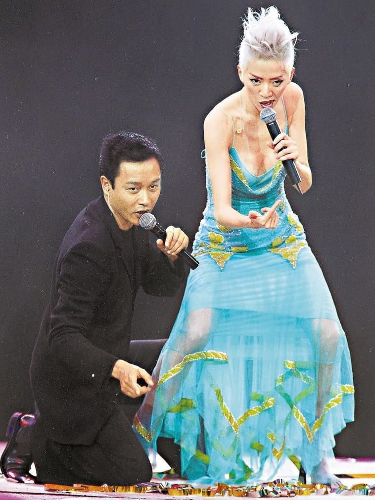 梅艷芳和張國榮表演默契絕佳,兩人在同年接連過世,象徵香港黃金年代的消逝。(東方IC)