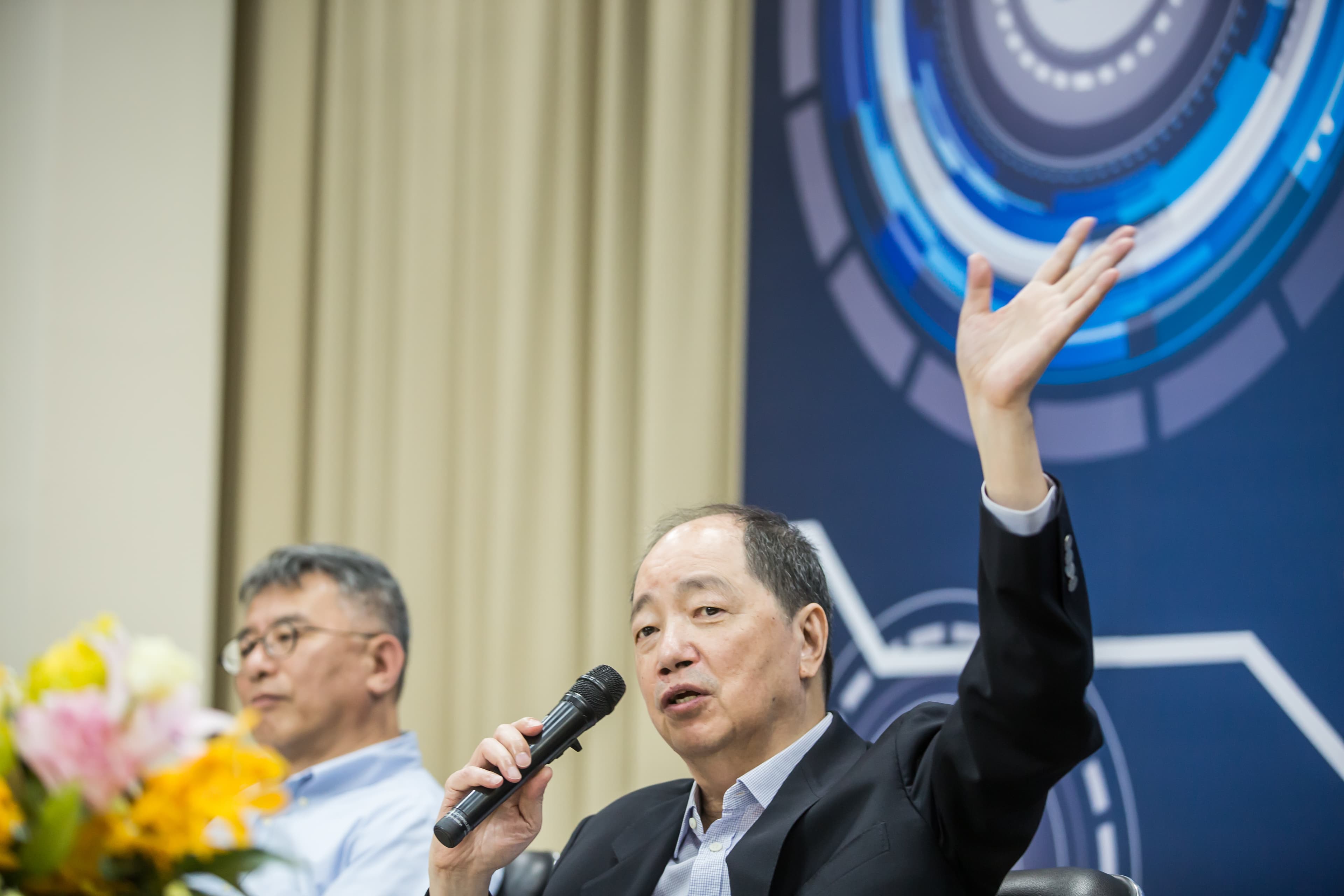 日月光董事長張虔生表示,公司將持續以更積極、更正面的態度,為永續經營盡最大的努力。