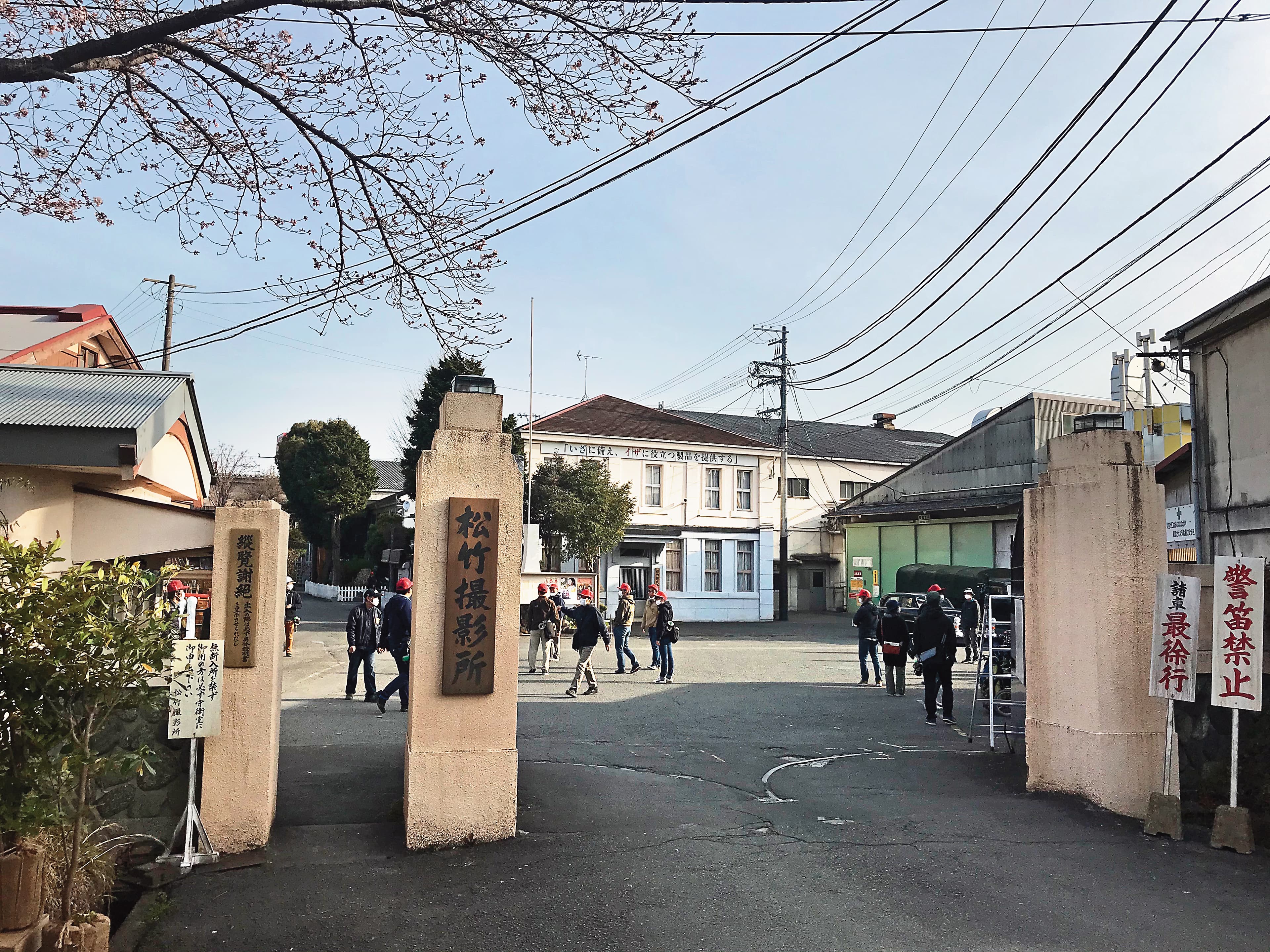 劇組借用位於東京八王子的工廠重現當年的松竹攝影所,許多道具與加工細節都是參考山田洋次的經歷。(采昌國際多媒體提供)