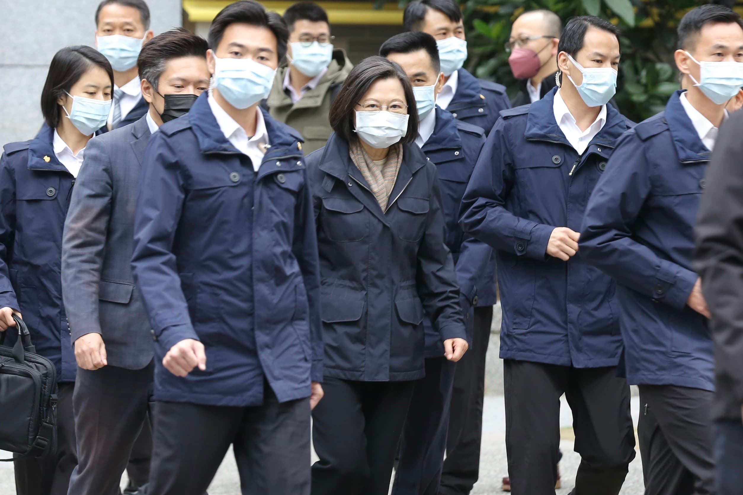 對於公投結果是否有信心,蔡英文則微笑回應喊出「加油!」