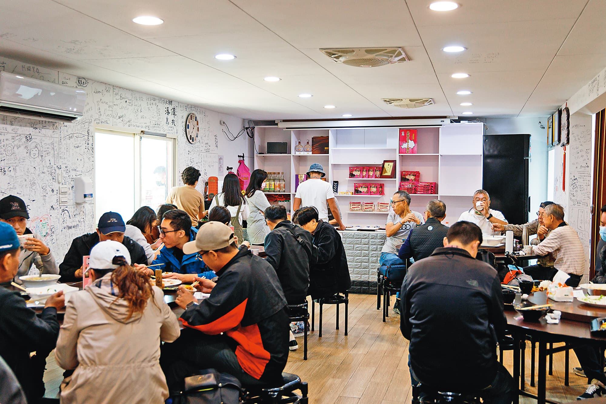 蔡師傅手工麵線是許多遊客來到烈嶼必吃的餐館之一。