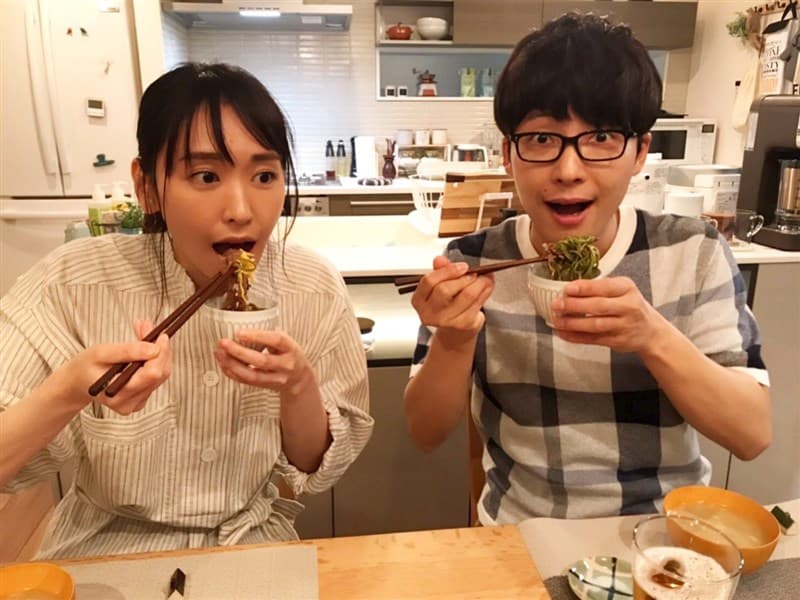 新垣結衣(左)與星野源(右)結婚轟動日本海內外。(網路圖片)