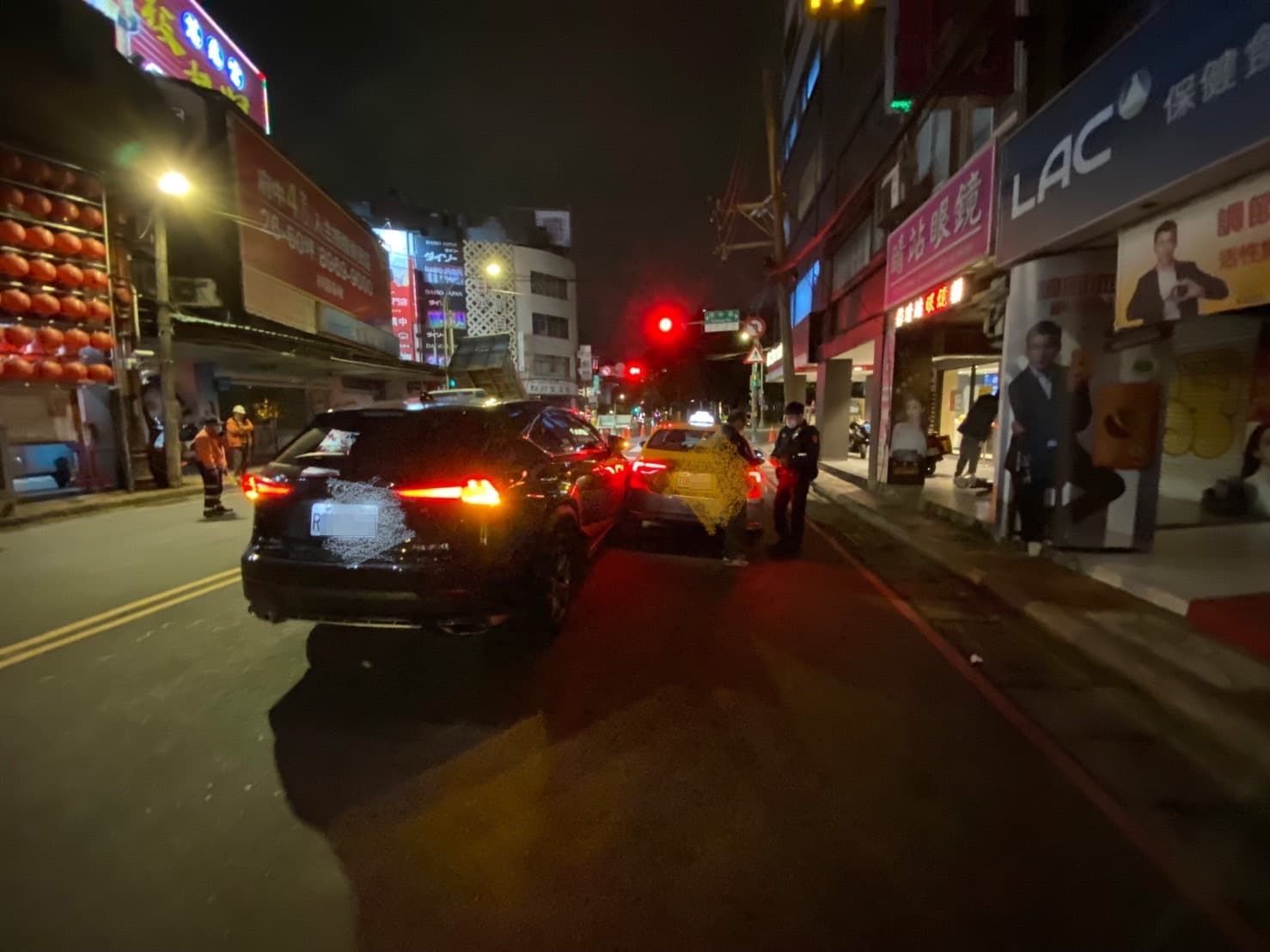 宋少卿28日凌晨在板橋擦撞一台計程車,被驗出酒測值超標。(翻攝畫面)