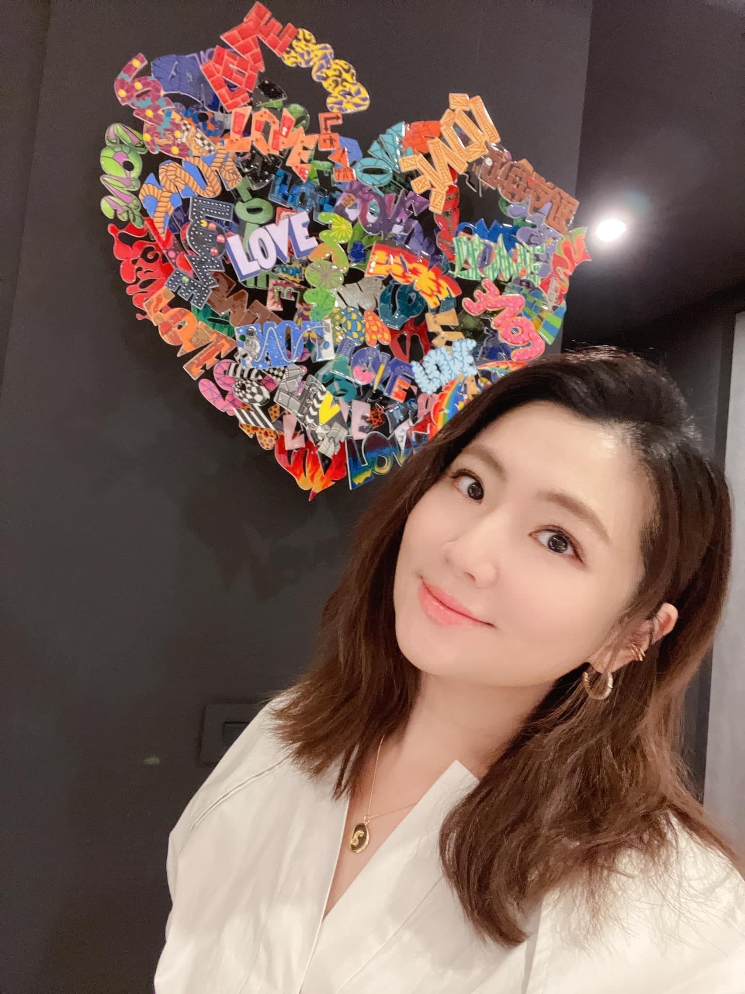 金曲獎頒獎典禮上,Selina獨唱一開口就走音。(翻攝自selina臉書)